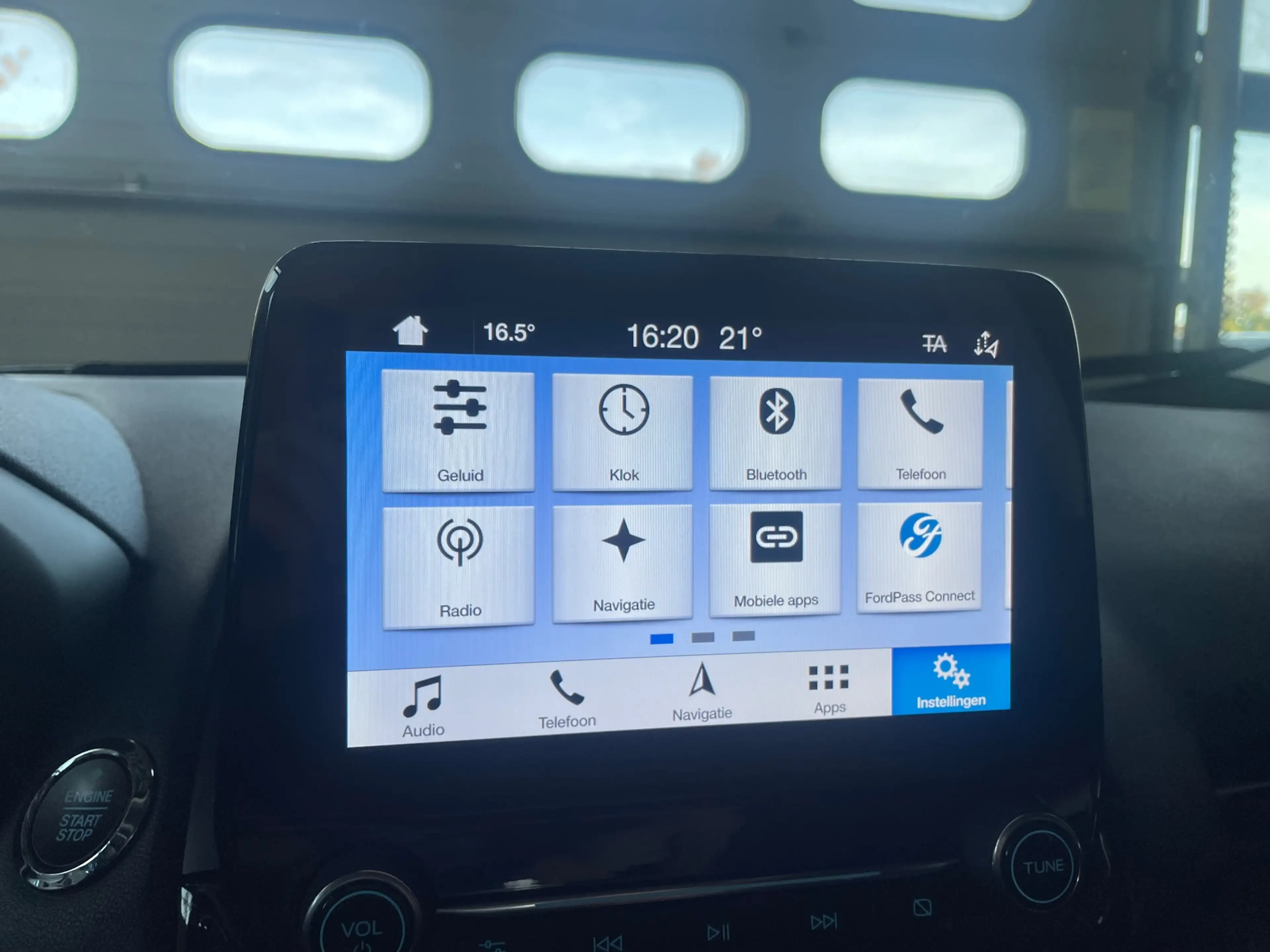 Ford EcoSport 1.0 ST-Line PANO WINTERPACK CARPLAY CLIMA CAMERA — photo 16