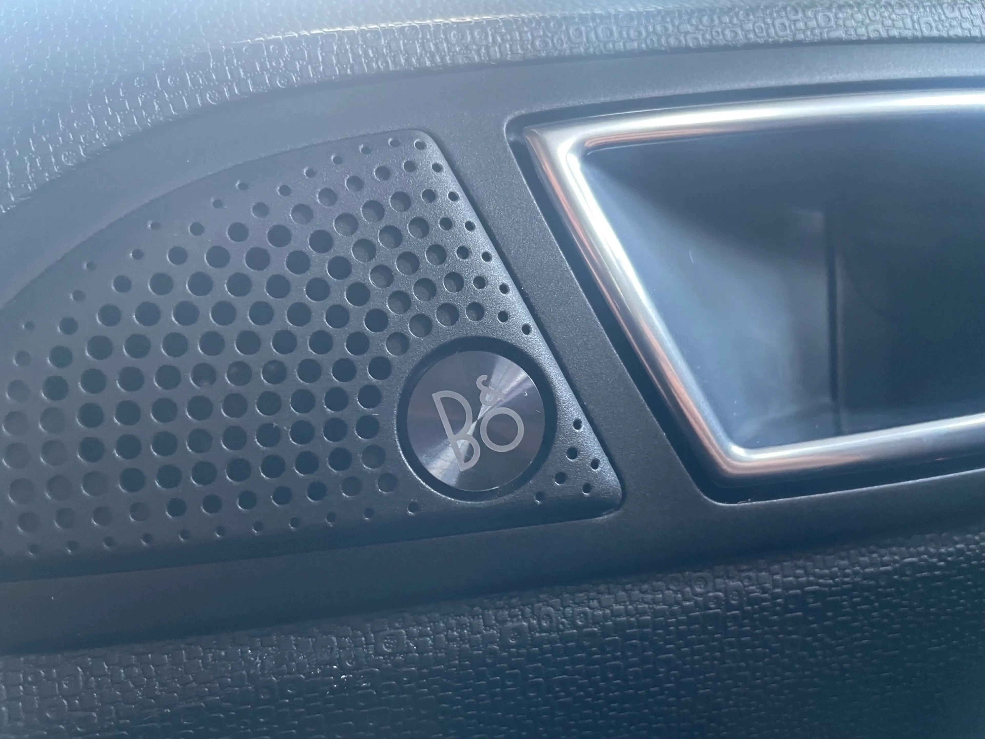 Ford EcoSport 1.0 ST-Line PANO WINTERPACK CARPLAY CLIMA CAMERA — photo 26