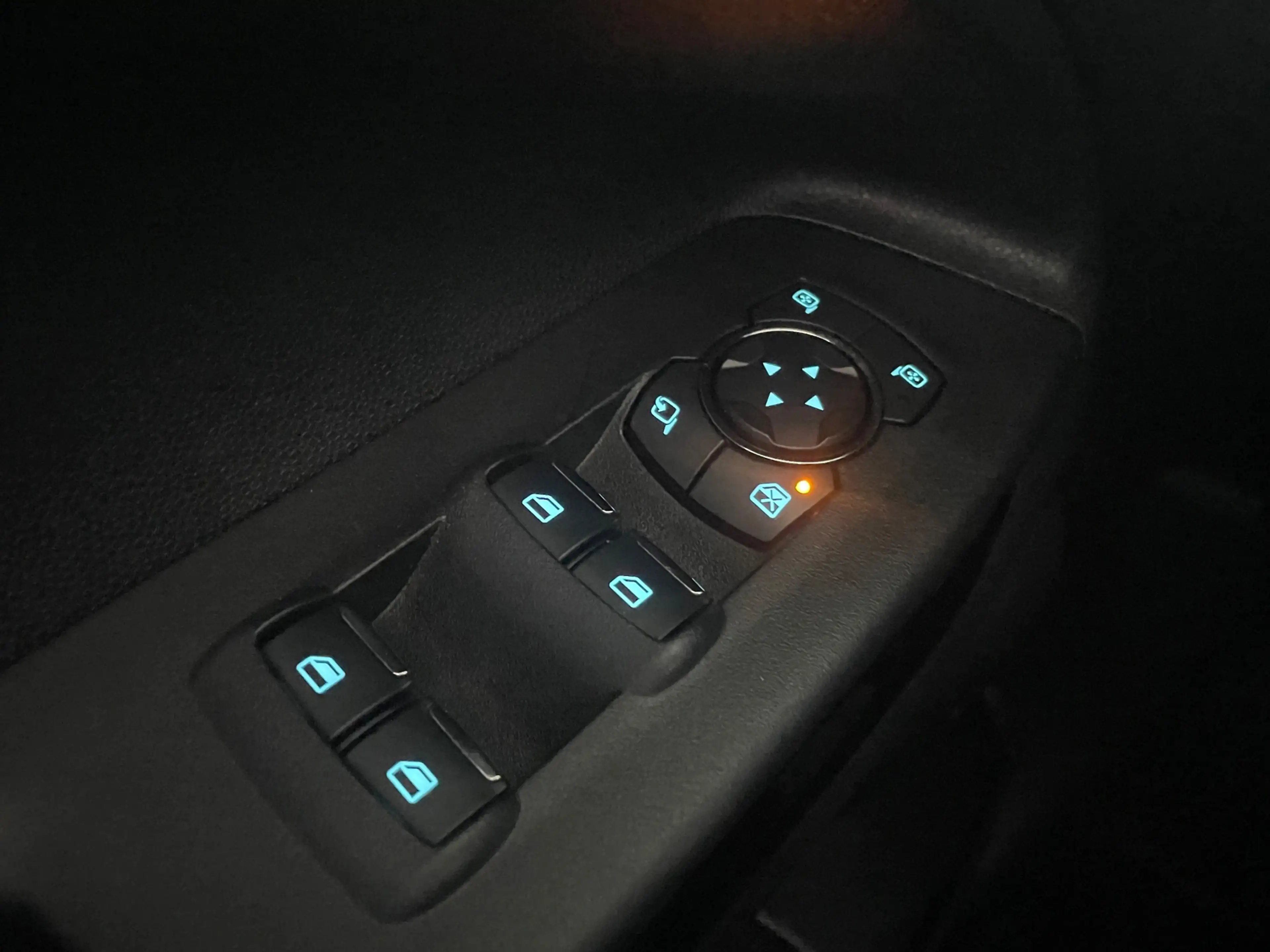 Ford EcoSport 1.0 ST-Line PANO WINTERPACK CARPLAY CLIMA CAMERA — photo 25