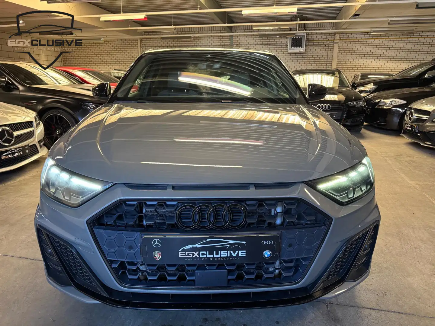 Audi A1 Sportback 35 TFSI S Line Edition One Virtual/ACC/C Gris - 2