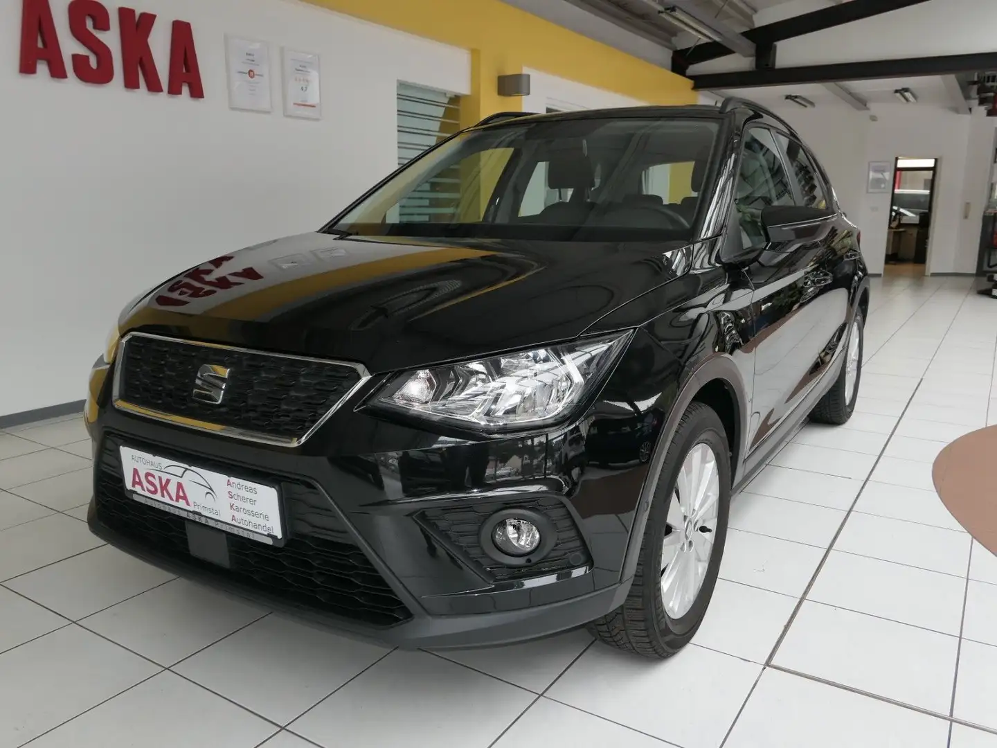 SEAT Arona Style Navigation+Full Link*LM* HU/AU neu Schwarz - 1