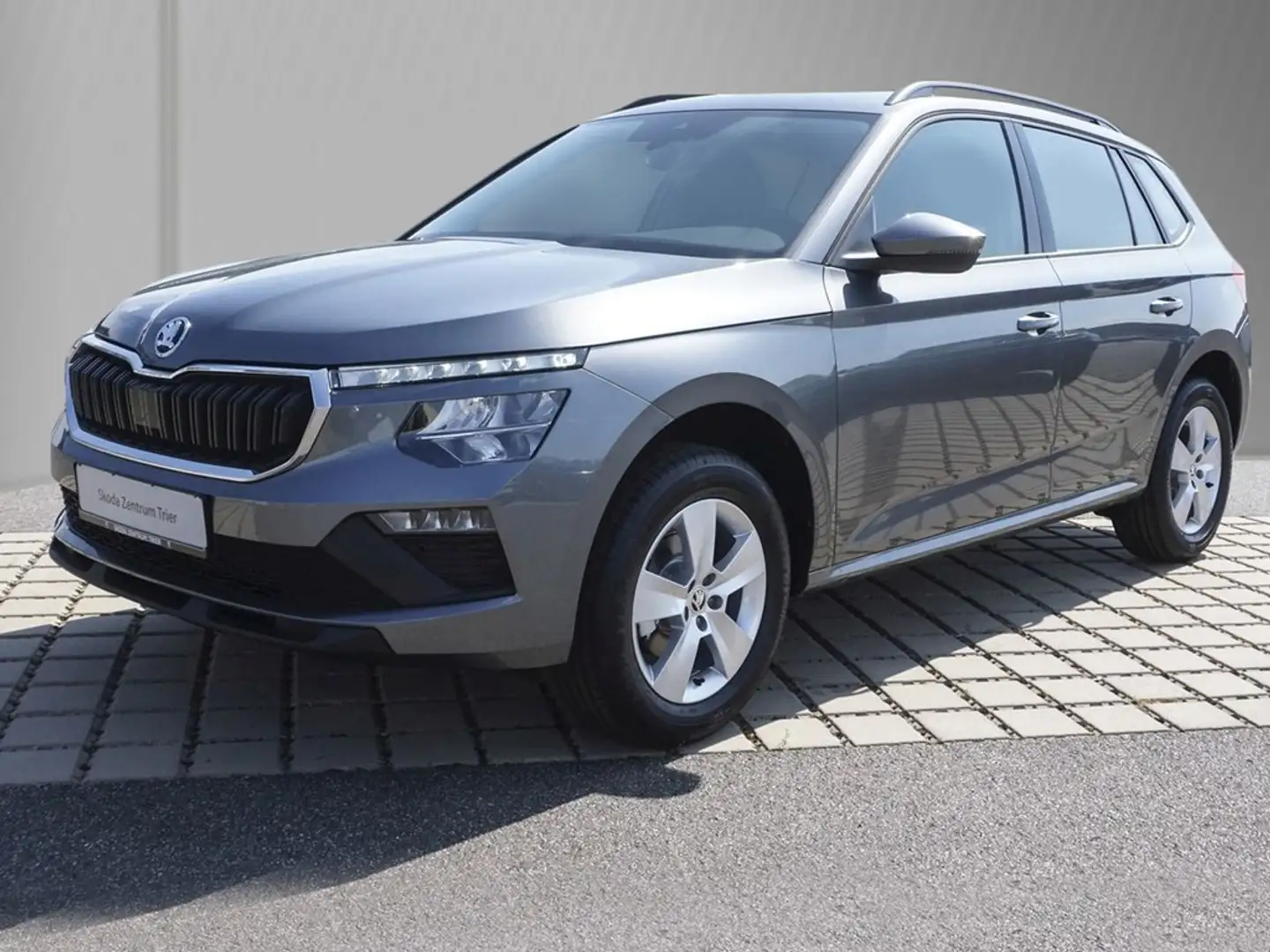 Skoda Kamiq 1,0 Essence Grau - 2