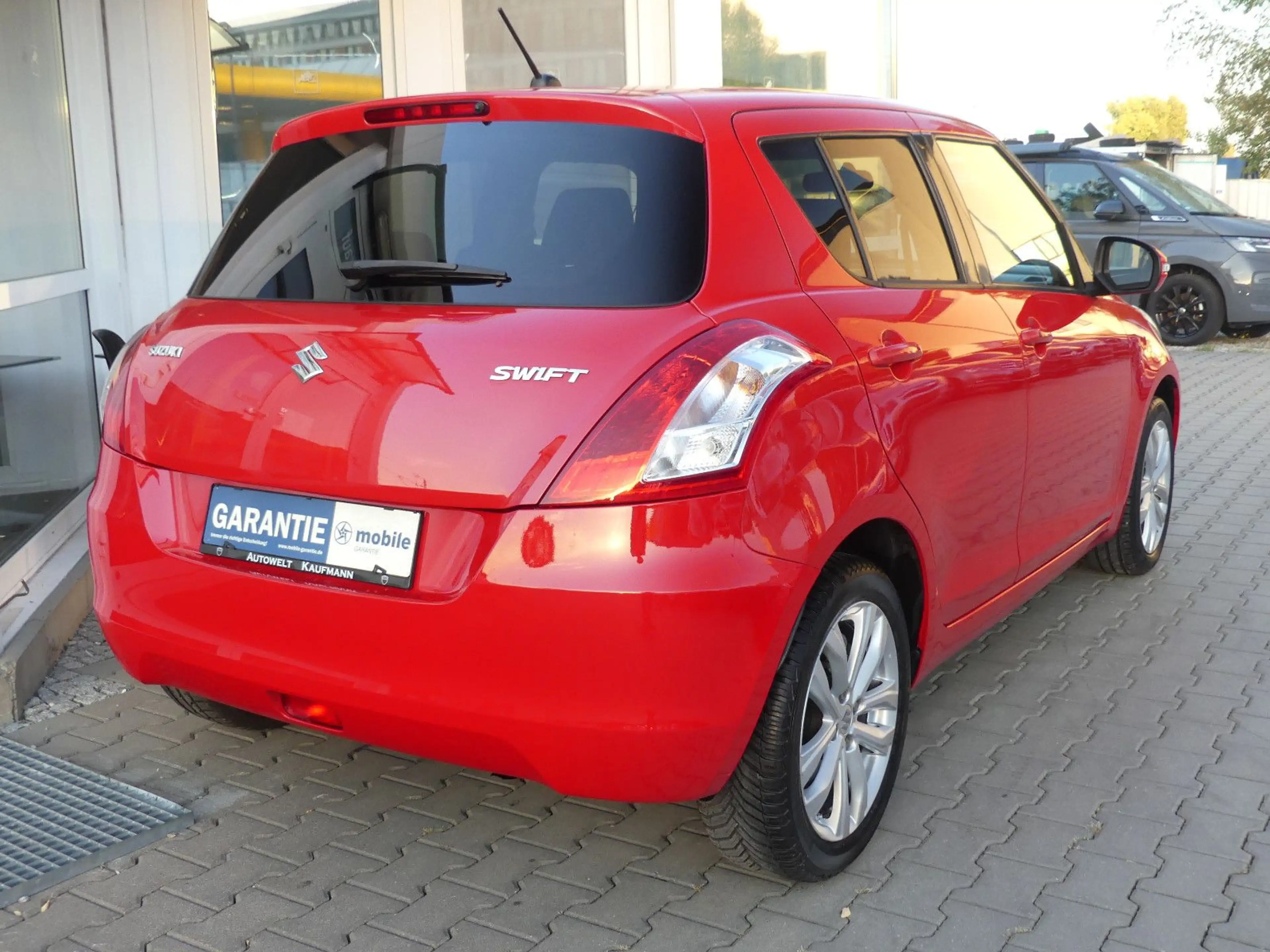 Suzuki Swift Club LED Sitzhzg Klima Temp. Bluet. 1.Hand — photo 5