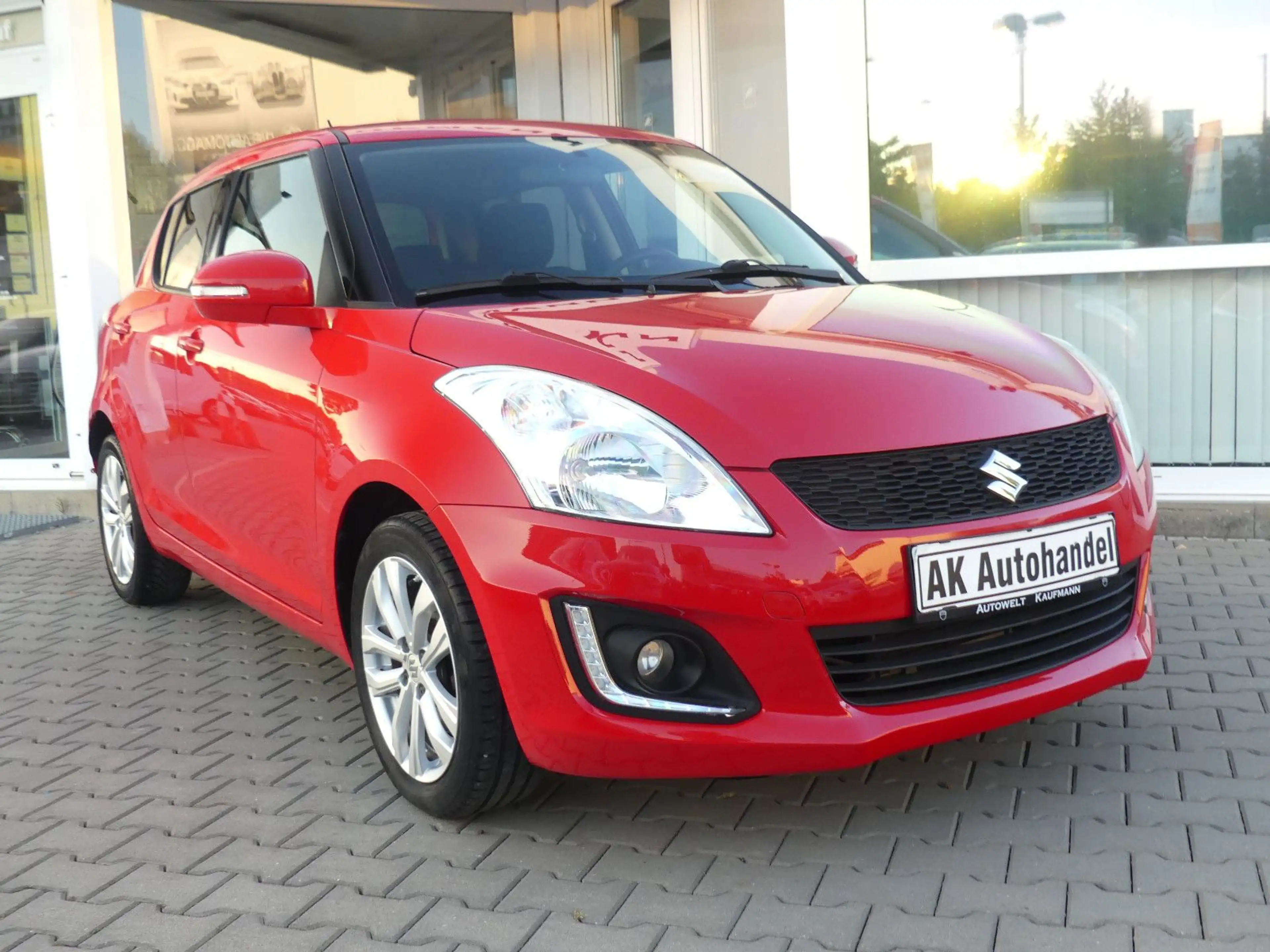 Suzuki Swift Club LED Sitzhzg Klima Temp. Bluet. 1.Hand — photo 3