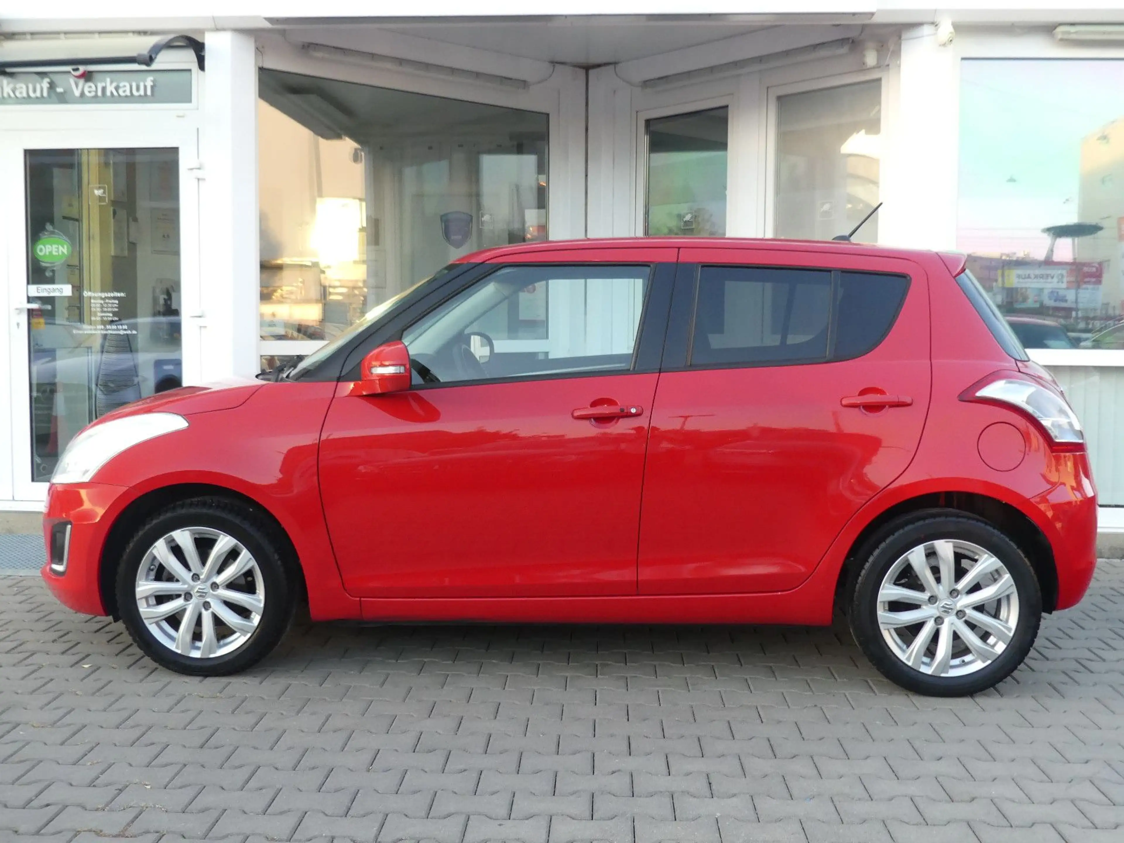 Suzuki Swift Club LED Sitzhzg Klima Temp. Bluet. 1.Hand — photo 9