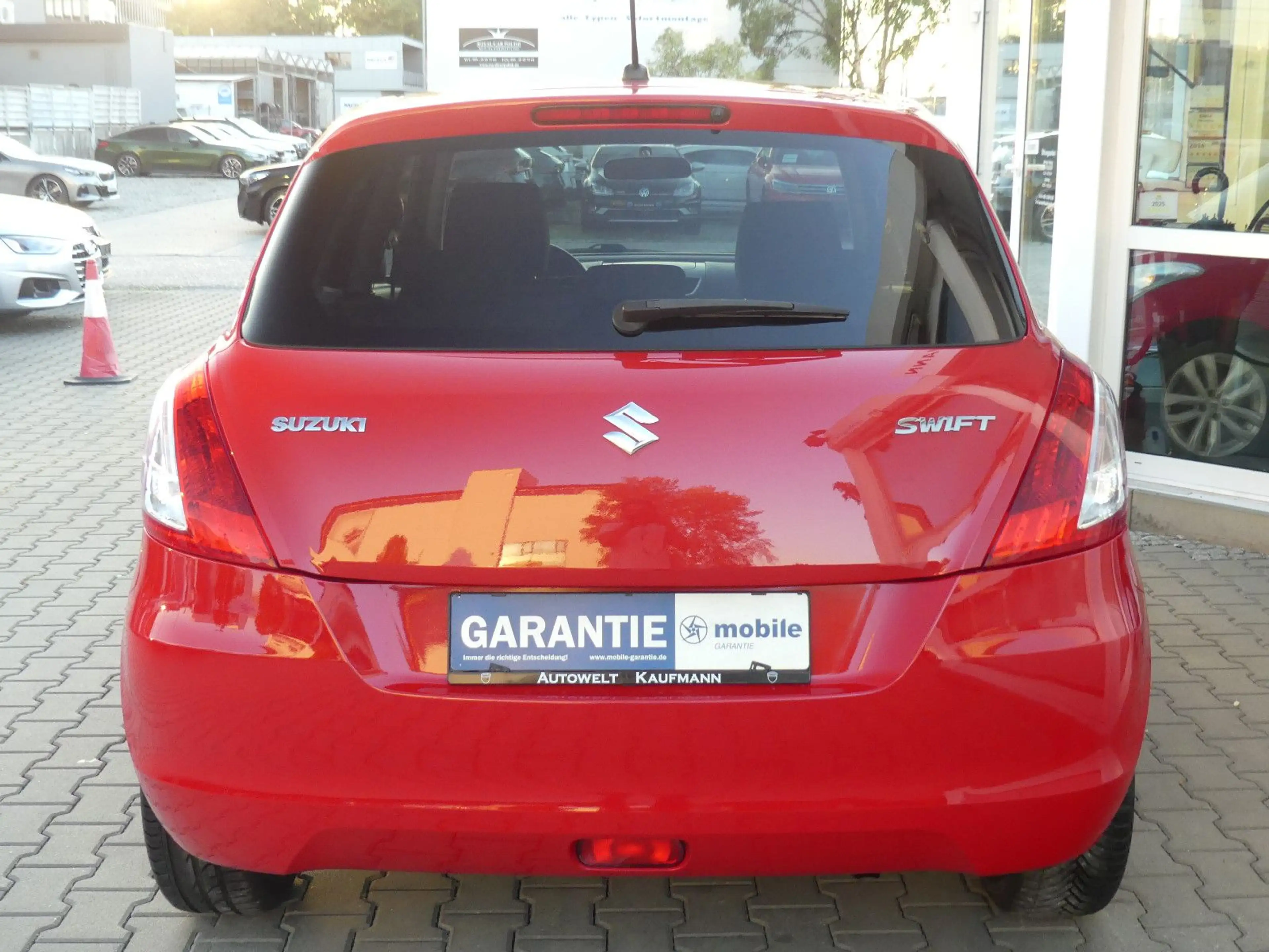 Suzuki Swift Club LED Sitzhzg Klima Temp. Bluet. 1.Hand — photo 6