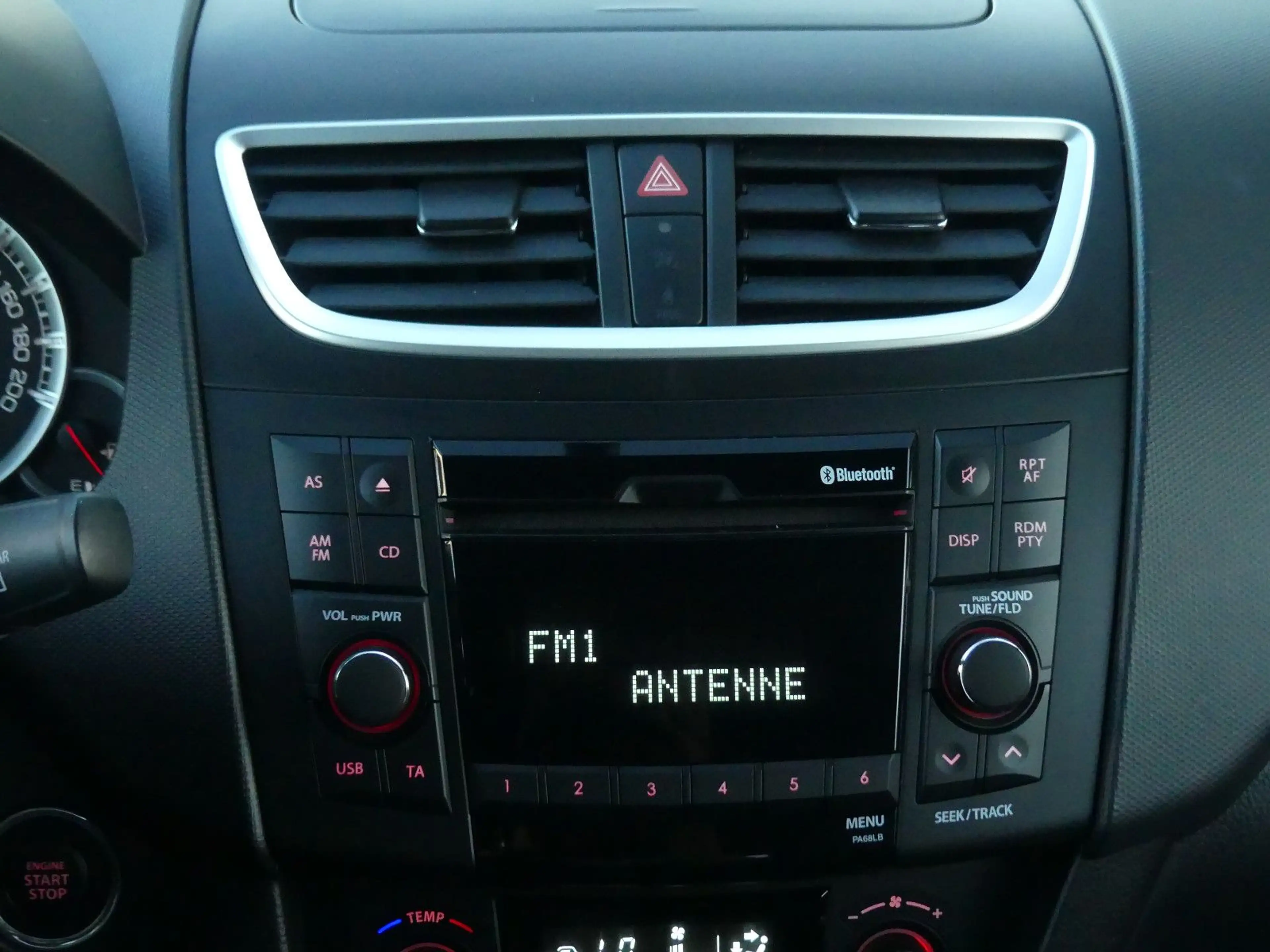 Suzuki Swift Club LED Sitzhzg Klima Temp. Bluet. 1.Hand — photo 15