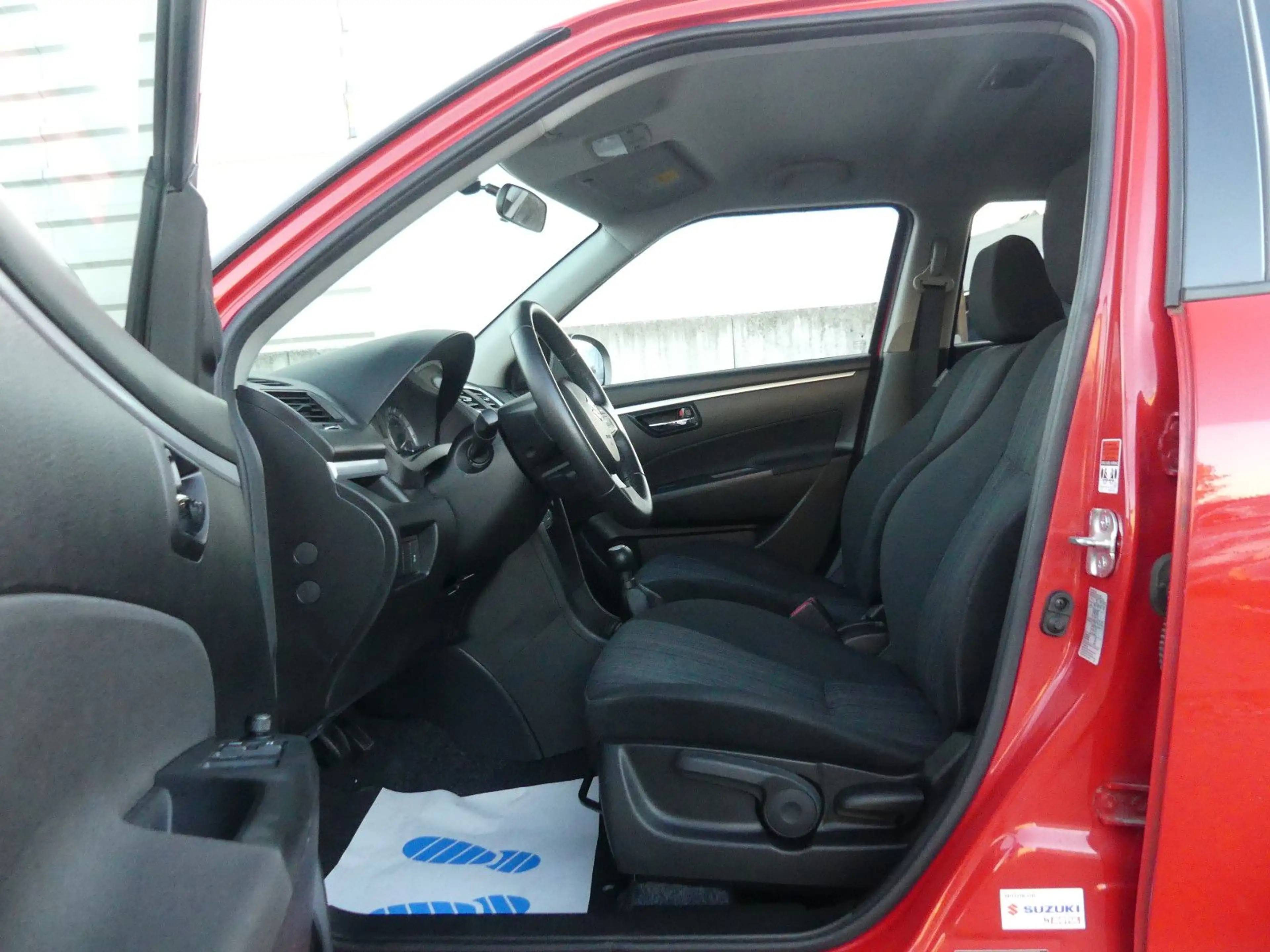 Suzuki Swift Club LED Sitzhzg Klima Temp. Bluet. 1.Hand — photo 10