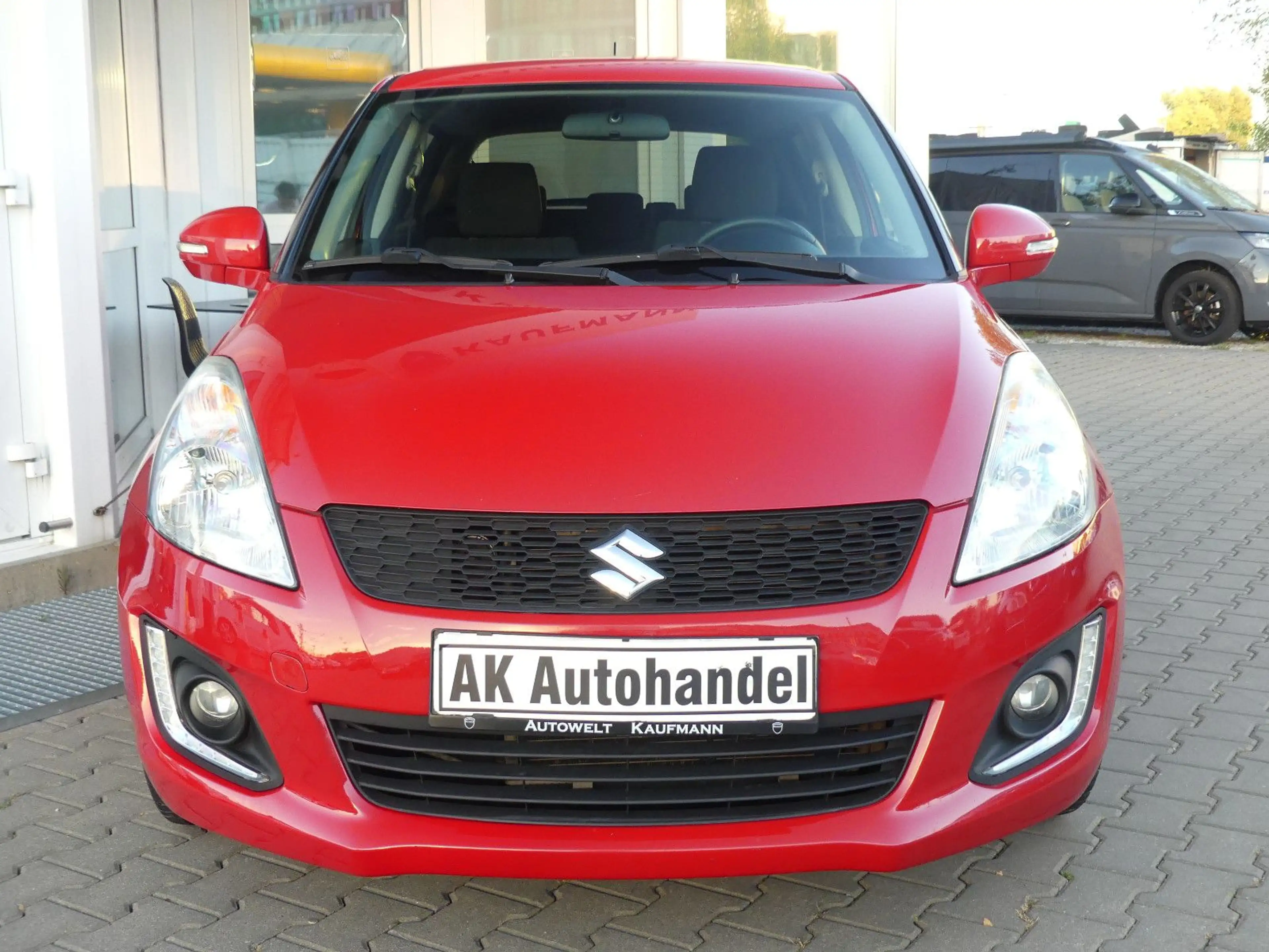 Suzuki Swift Club LED Sitzhzg Klima Temp. Bluet. 1.Hand — photo 2
