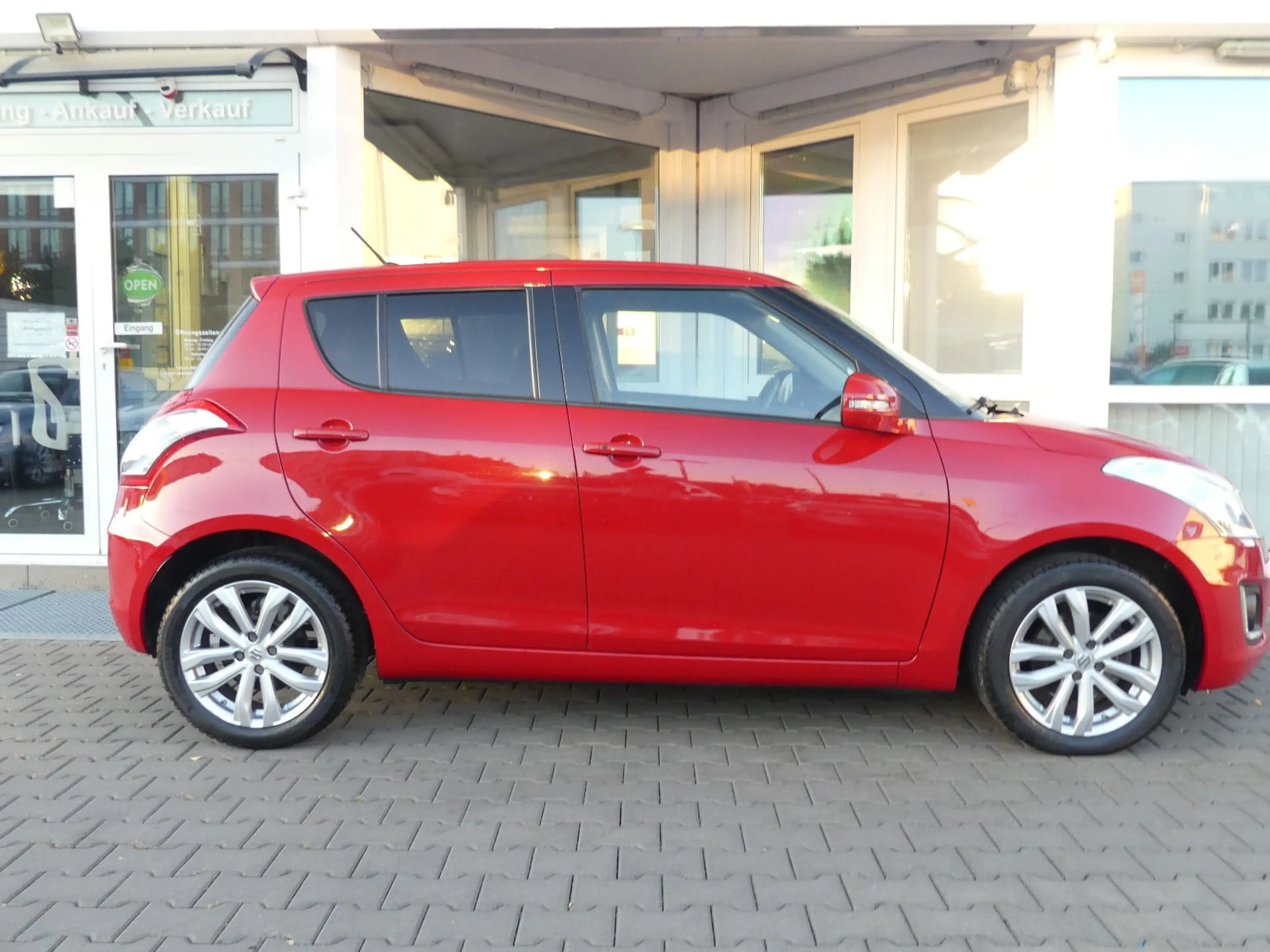 Suzuki Swift Club LED Sitzhzg Klima Temp. Bluet. 1.Hand — photo 4