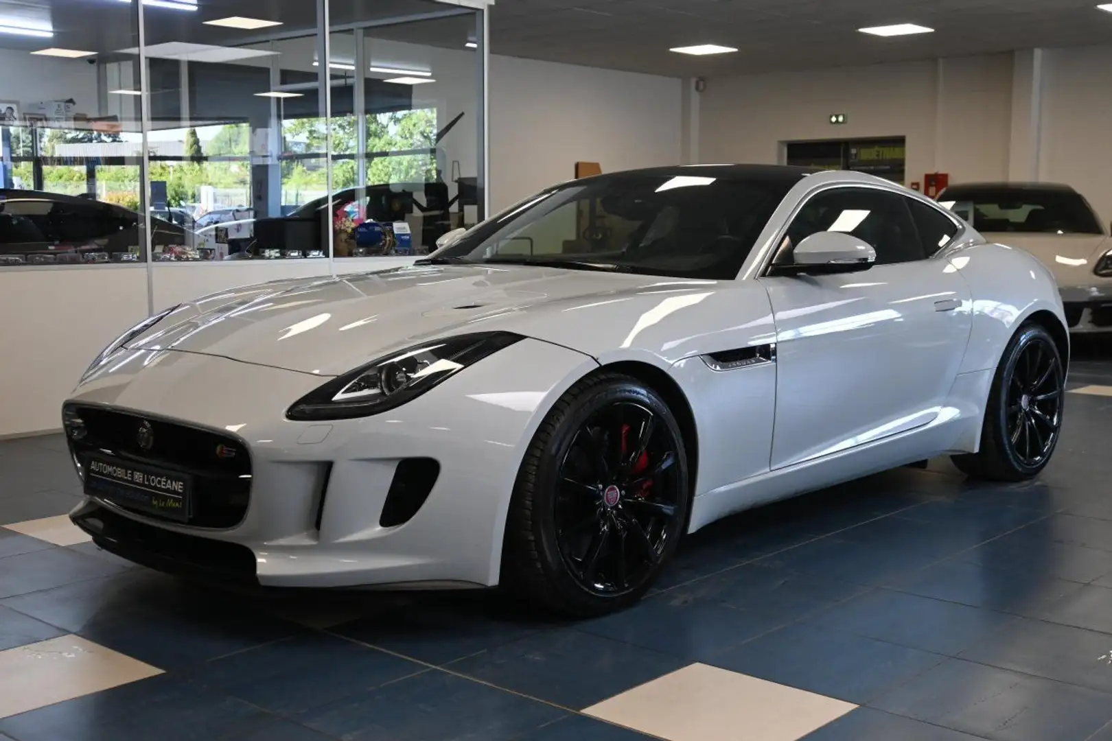 Jaguar F-Type COUPE V6 S 3.0 380 Suralimente AWD A Blanc - 1