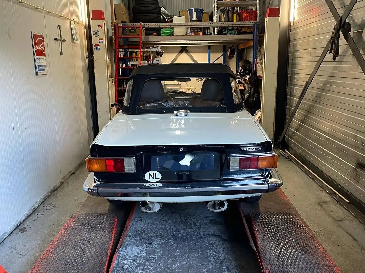 Triumph TR6 Soft Top Weiß - 2