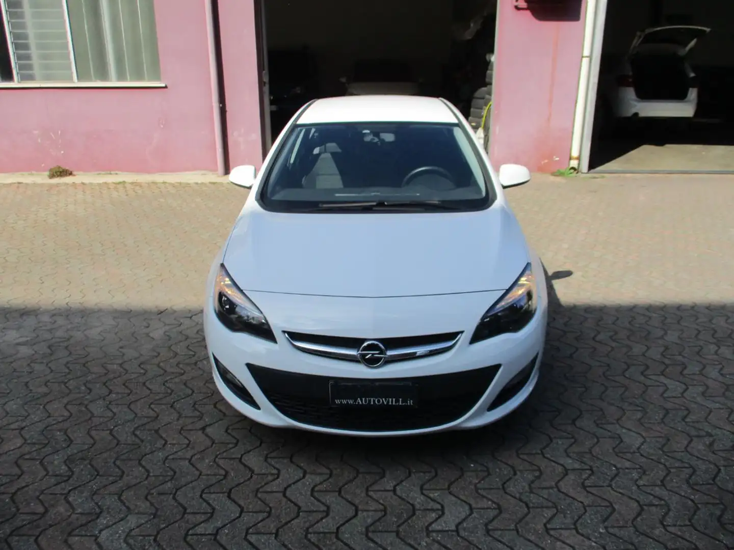 Opel Astra 1.4 Turbo 140CV 4 porte GPL Tech Advance White - 2