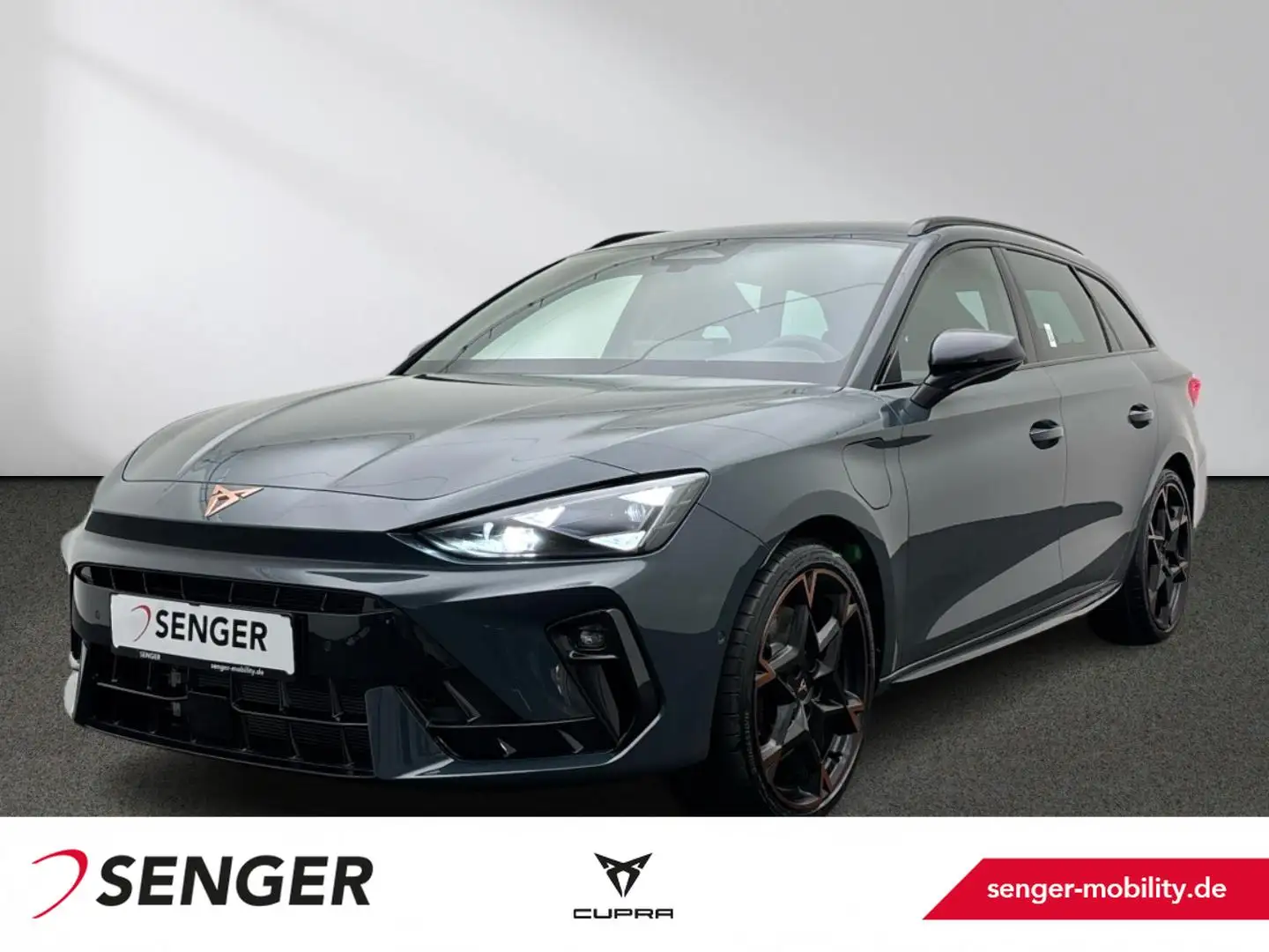 CUPRA Leon Sportstourer VZ 1.5 e-Hybrid DSG AHK Matrix Blau - 1