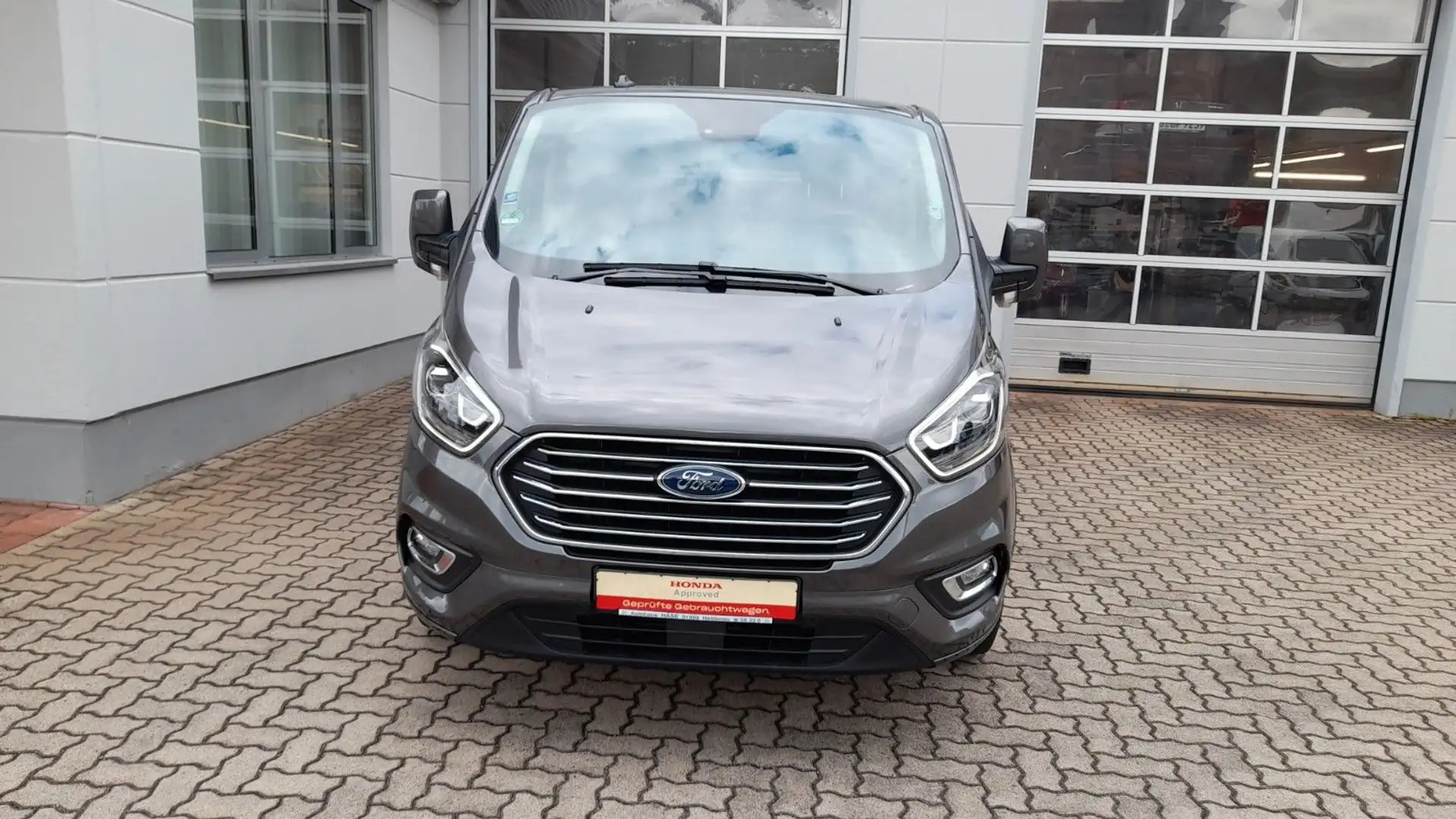 Ford Tourneo Custom 2.0 TDCi EcoBlue Titanium X*NAVI* Grau - 2