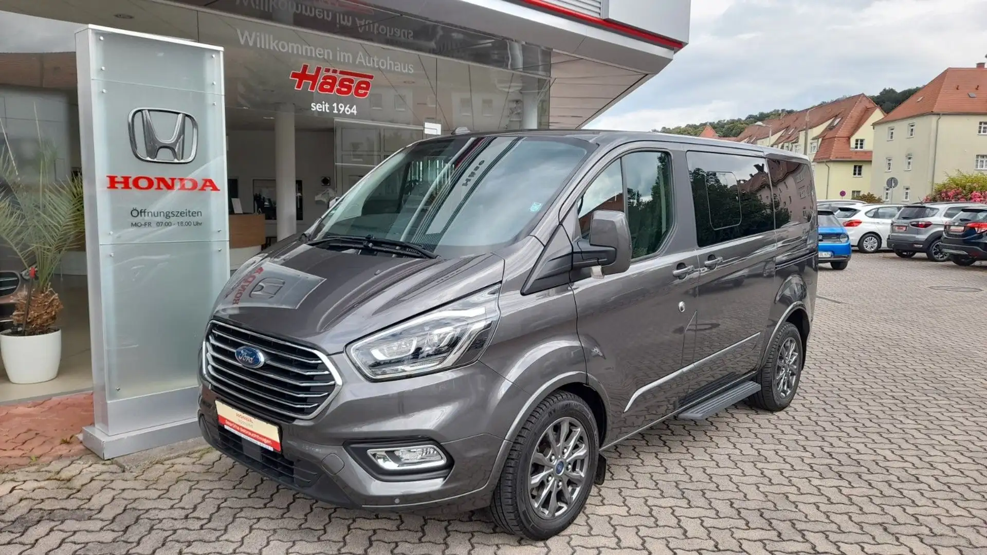 Ford Tourneo Custom 2.0 TDCi EcoBlue Titanium X*NAVI* Grau - 1