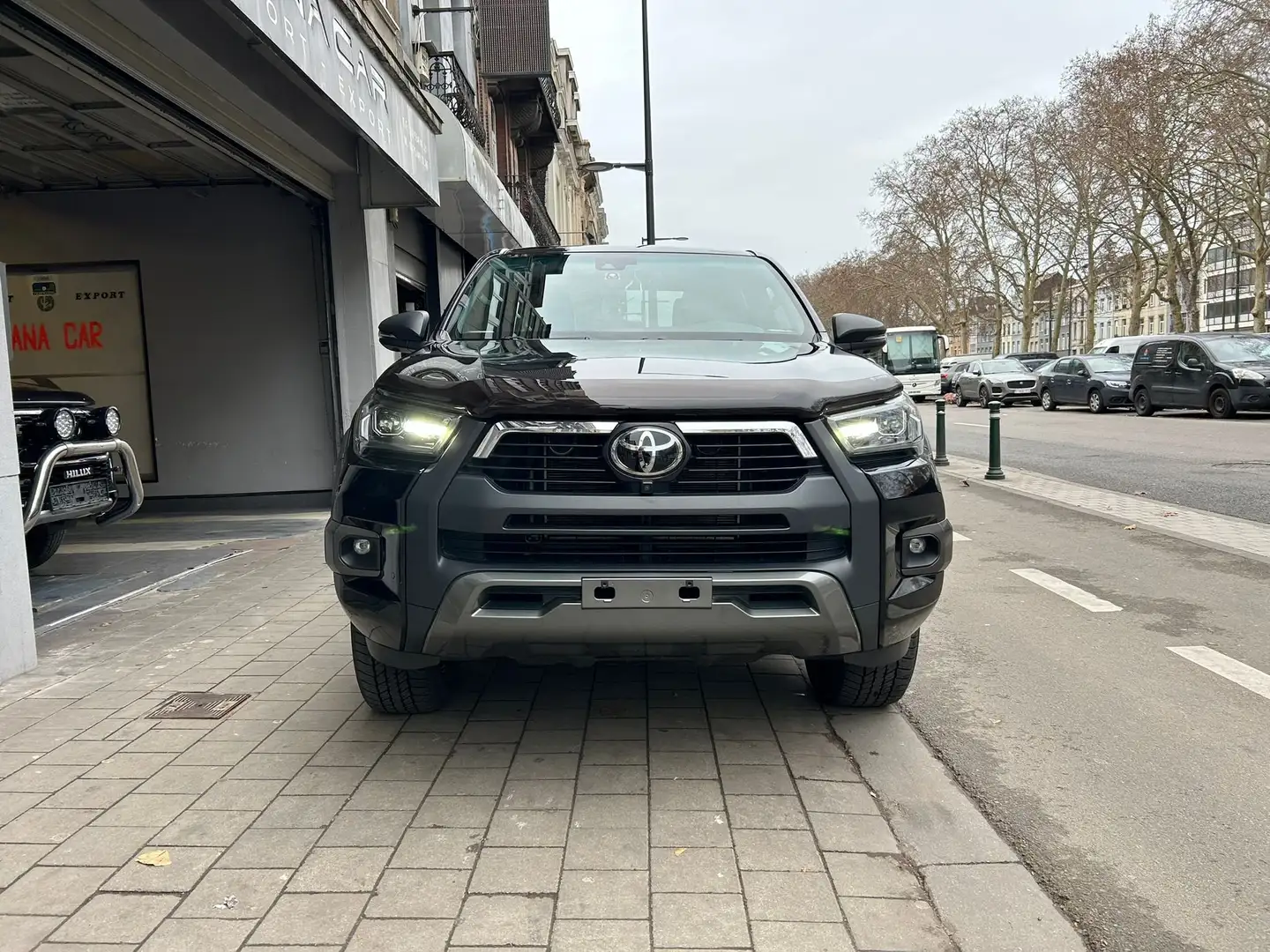 Toyota Hilux Hilux 2.8 D-4D 4WD Invincible Noir - 2