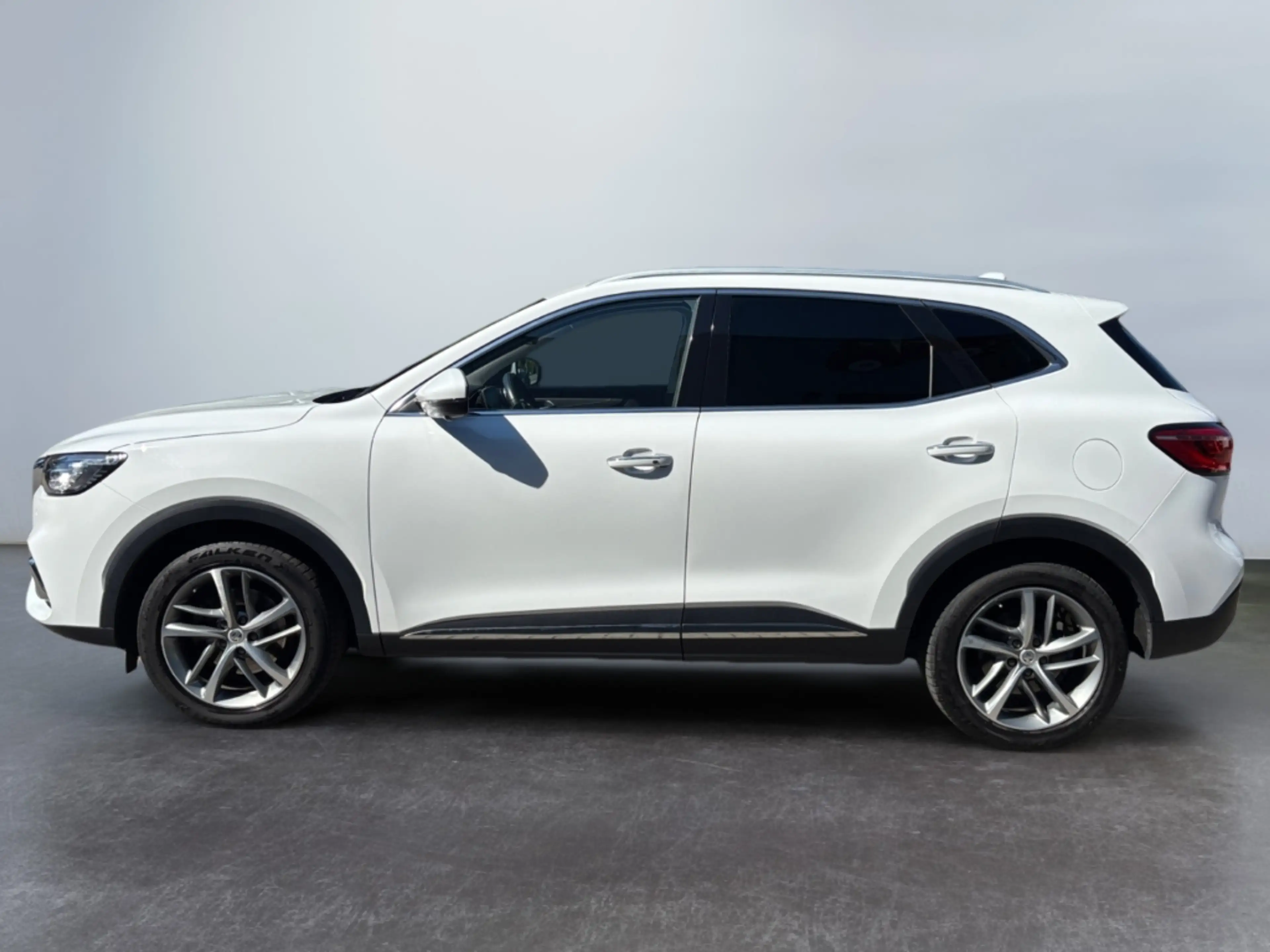 MG EHS Luxury *LED*Pano*360°*Leder*SHZ*CarPlay* — photo 5