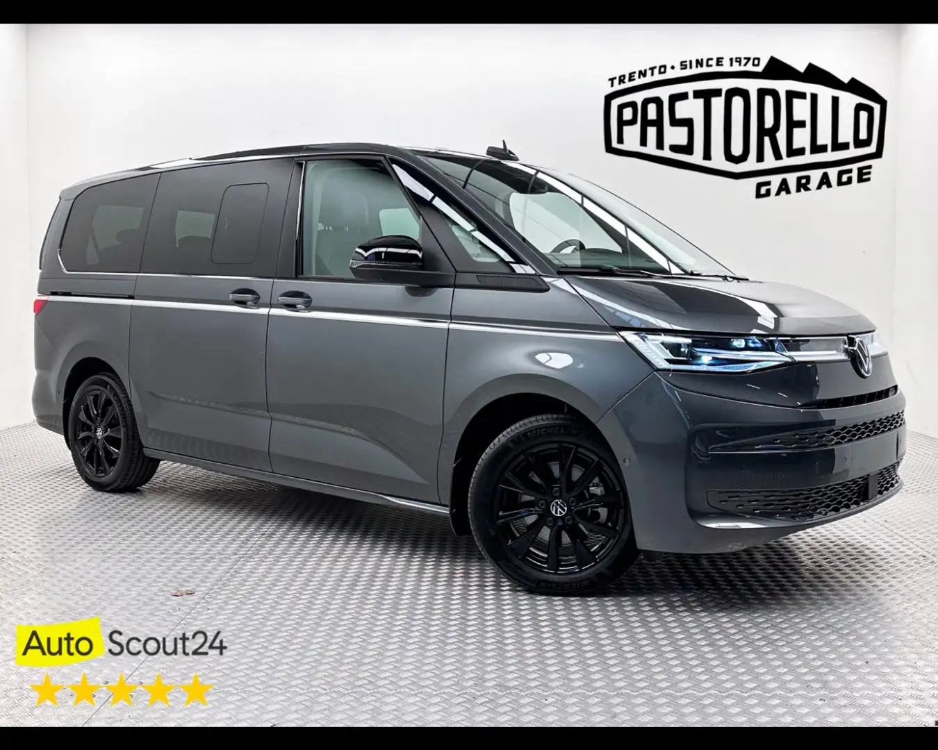 Volkswagen T7 Multivan Multivan 2.0 TDI 150CV DSG Style Lungo Gris - 1