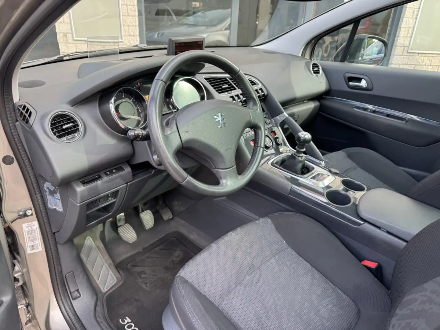 Peugeot 3008 1.6 THP Première Nieuwe motor Pano Grijs - 2