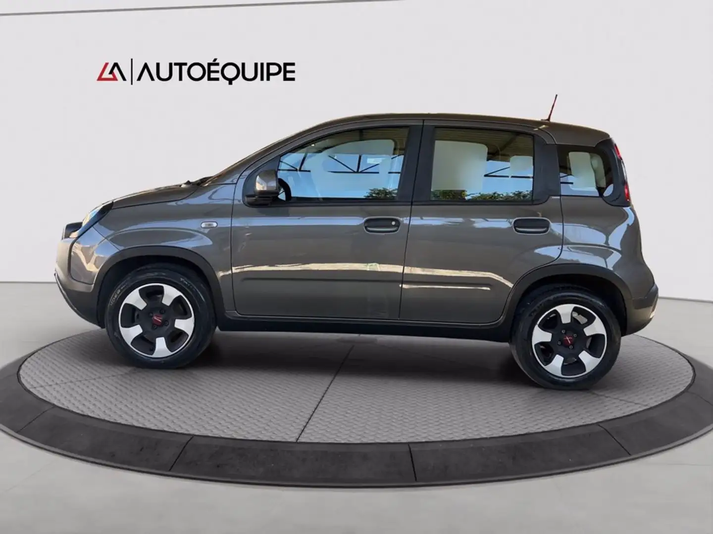 Fiat Panda 1.0 firefly hybrid City Cross s&s 70cv Gris - 2