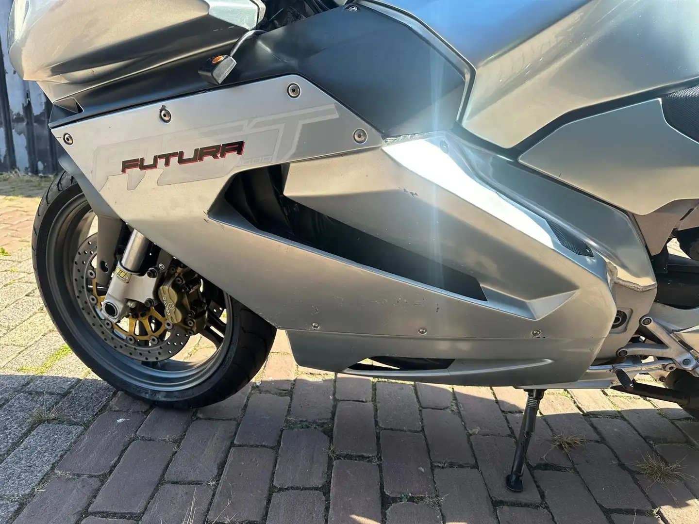 Aprilia Futura Серый - 1