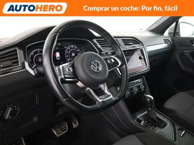 Volkswagen Tiguan view 12