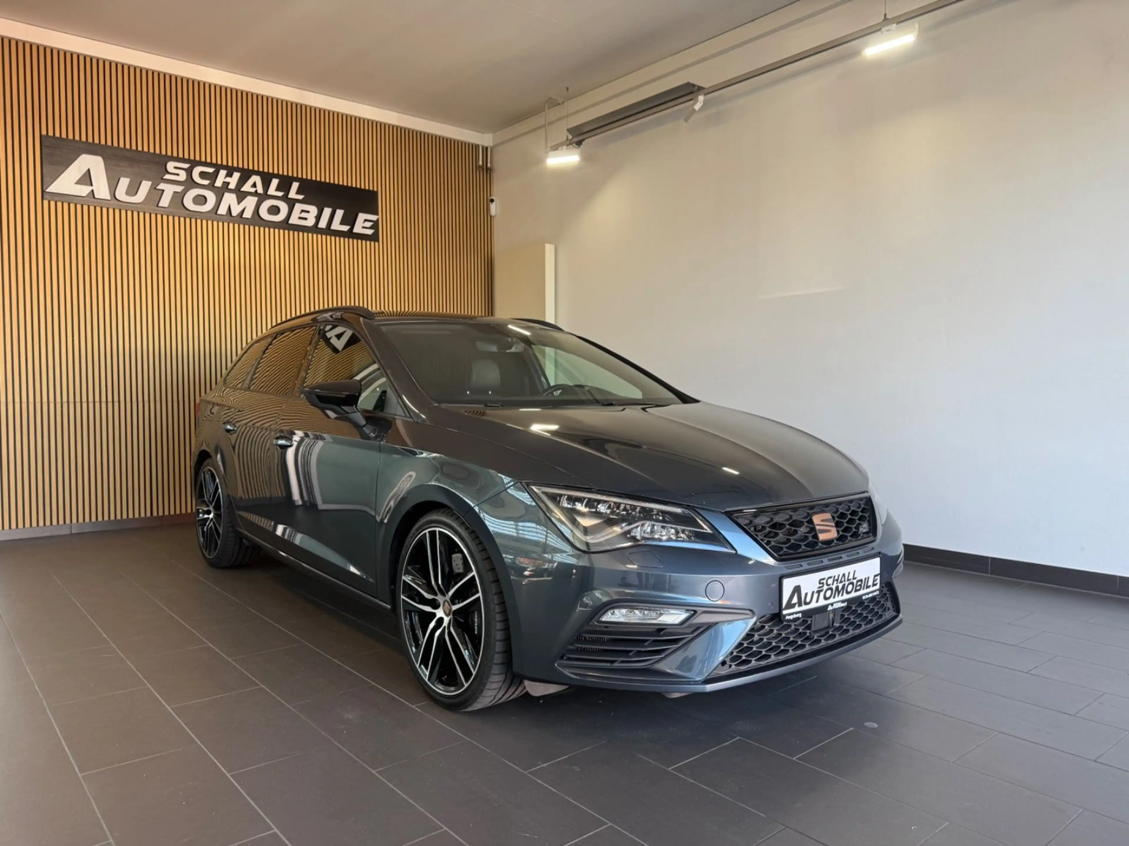 CUPRA Leon LEON ST 300 4Drive *ACC/VIRTUAL/PANO/KAMERA/LED* — photo 3