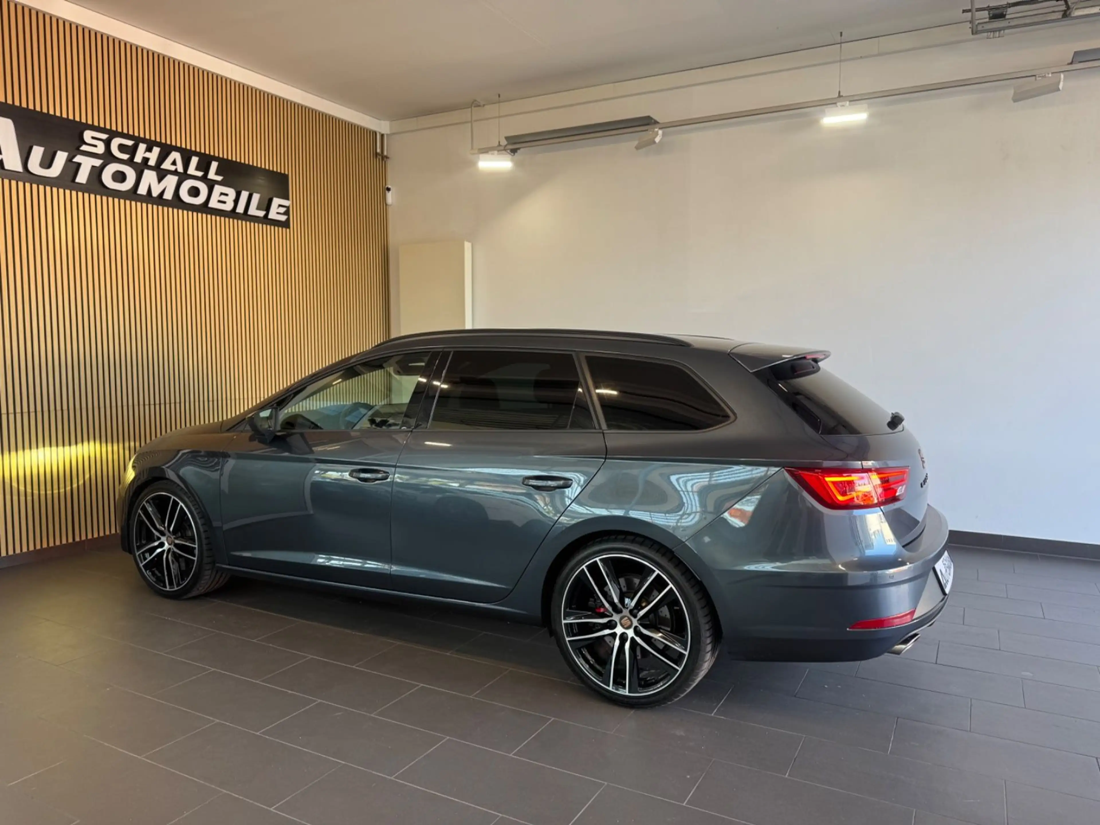 CUPRA Leon LEON ST 300 4Drive *ACC/VIRTUAL/PANO/KAMERA/LED* — photo 5