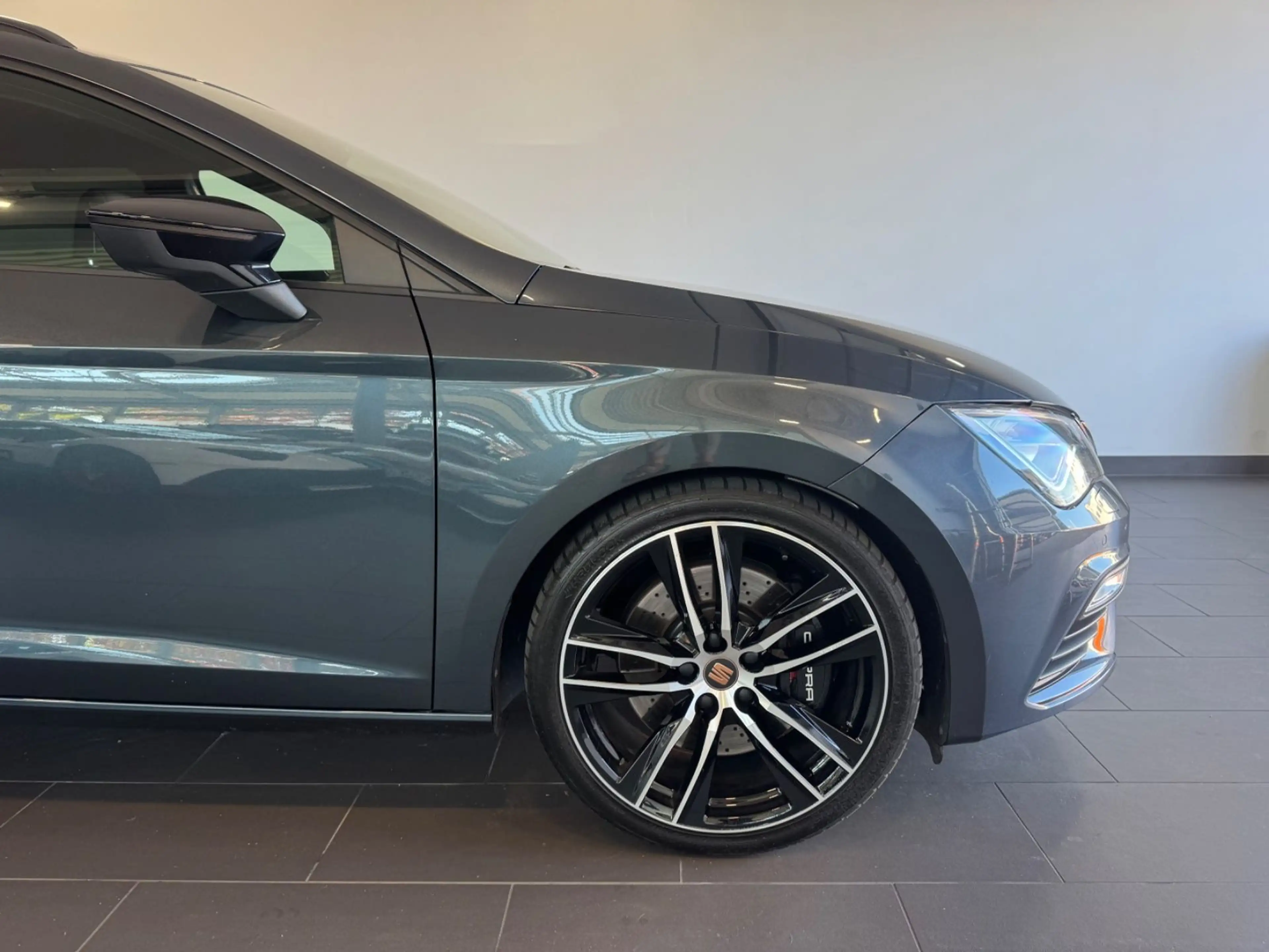 CUPRA Leon LEON ST 300 4Drive *ACC/VIRTUAL/PANO/KAMERA/LED* — photo 9