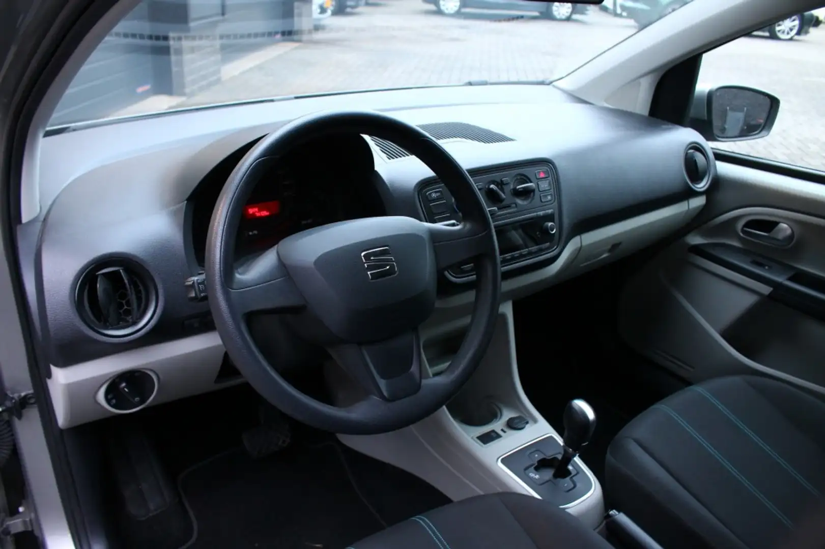 SEAT Mii 1.0 CONNECT, Automaat, PDC, Airco, start/stop Gris - 2