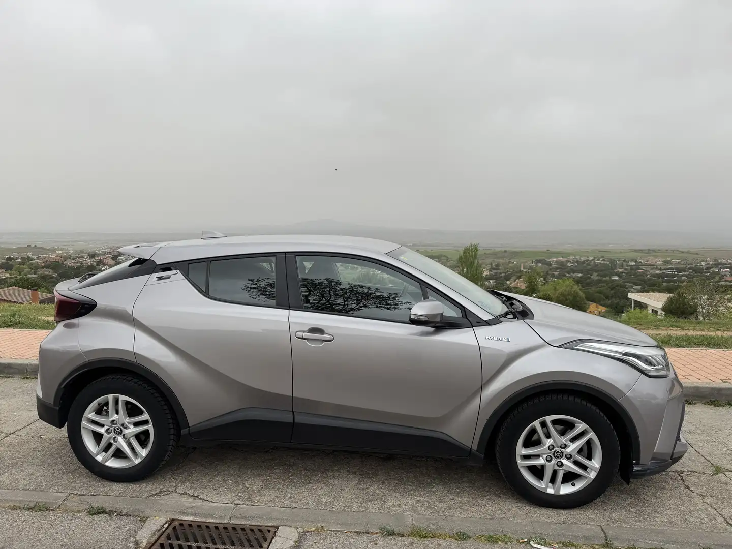 Toyota C-HR Hybrid Active - 2