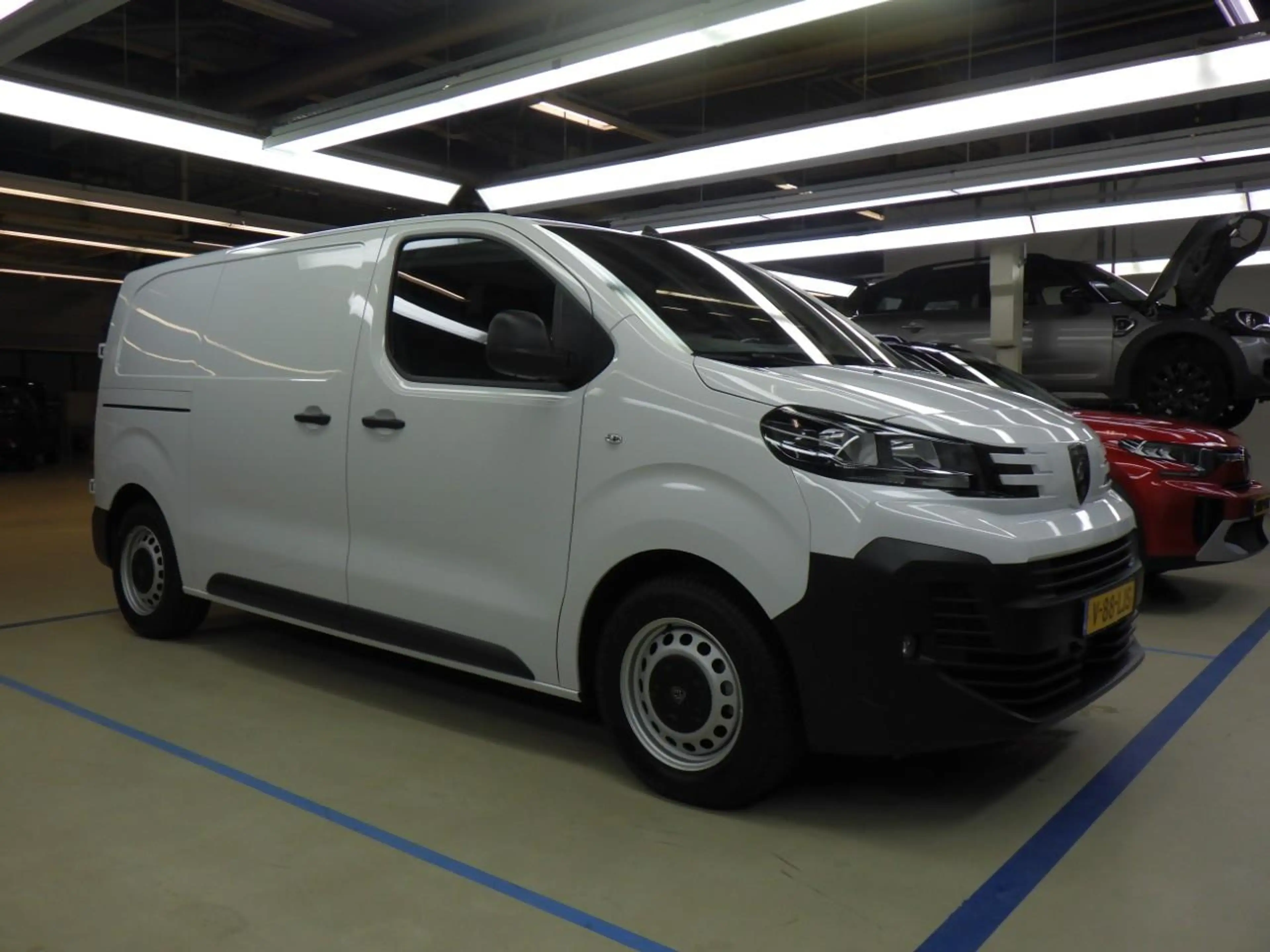 Peugeot e-Expert EV L2 75 kWh | Navi | Airco | Camera | Cruise cont — photo 3