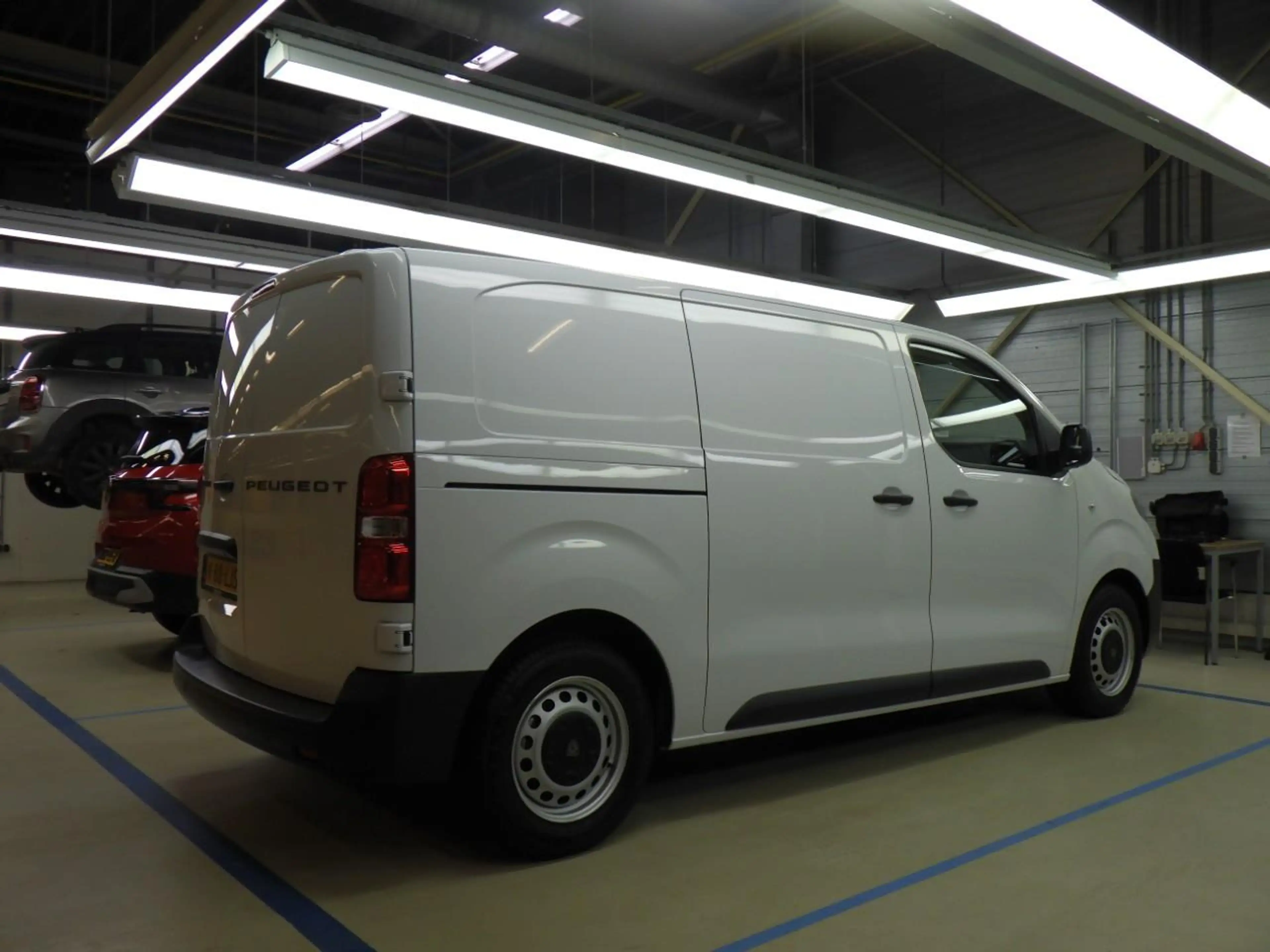 Peugeot e-Expert EV L2 75 kWh | Navi | Airco | Camera | Cruise cont — photo 4