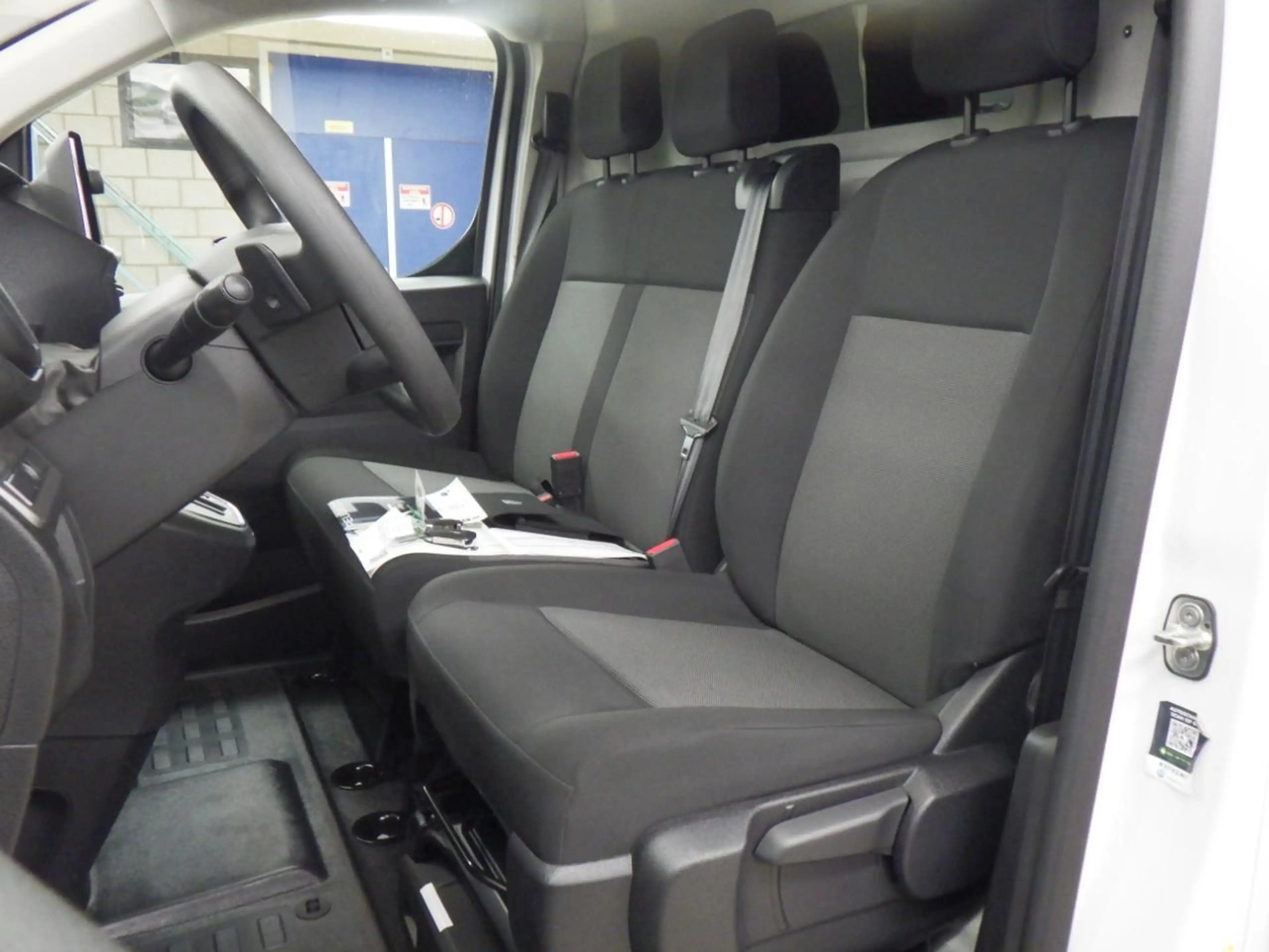 Peugeot e-Expert EV L2 75 kWh | Navi | Airco | Camera | Cruise cont — photo 13