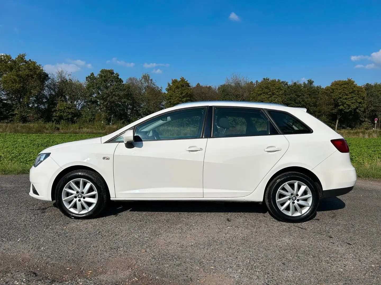 SEAT Ibiza 1.2 TSI Kombi Sun Klima PDC Tempomat Blanc - 2