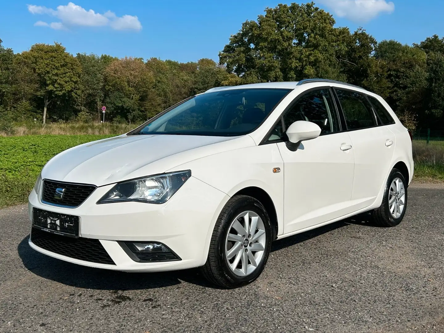 SEAT Ibiza 1.2 TSI Kombi Sun Klima PDC Tempomat Blanc - 1