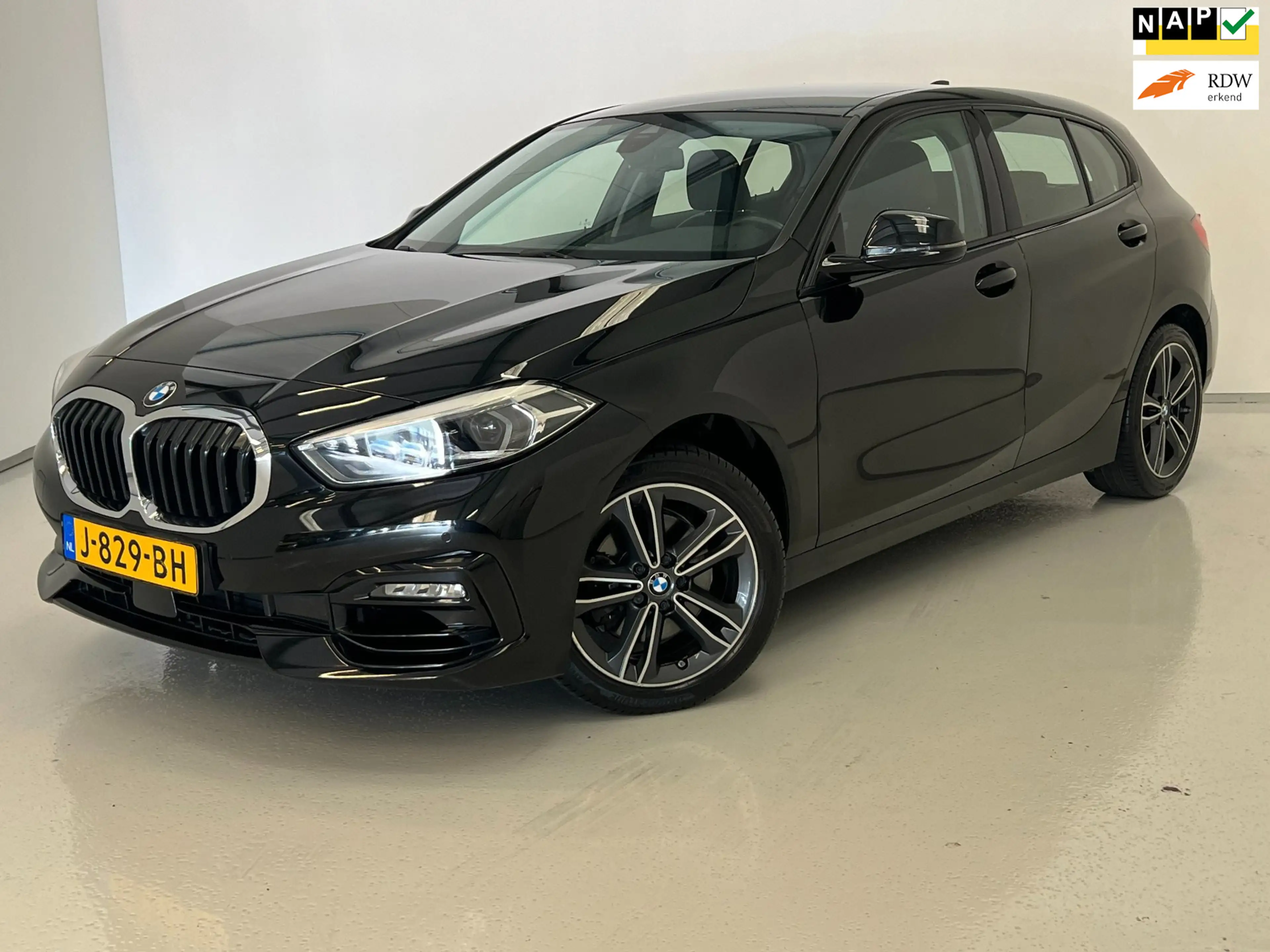 BMW 118 1-serie 118i Executive Edition / NL-auto / BTW / C