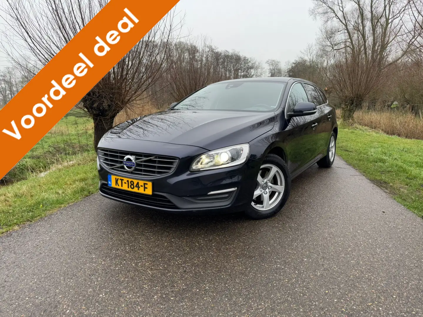 Volvo V60 2.0 D2 Nordic+ / Airco / Navi / Cruise Control / H Bleu - 1