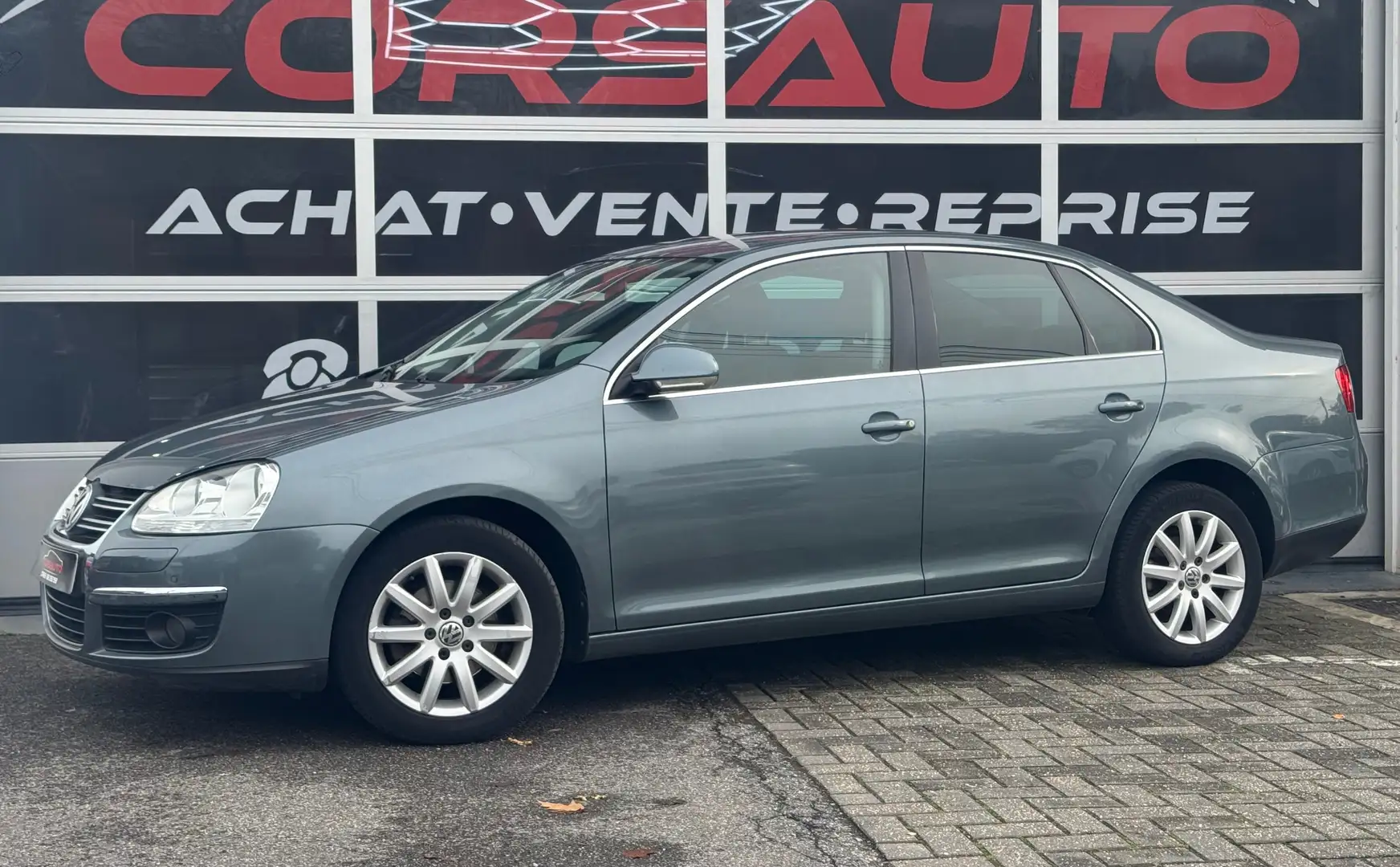 Volkswagen Jetta Jetta 1.6 CR TDi Comfortline NAVI CRUISE CLIM JA Gris - 1