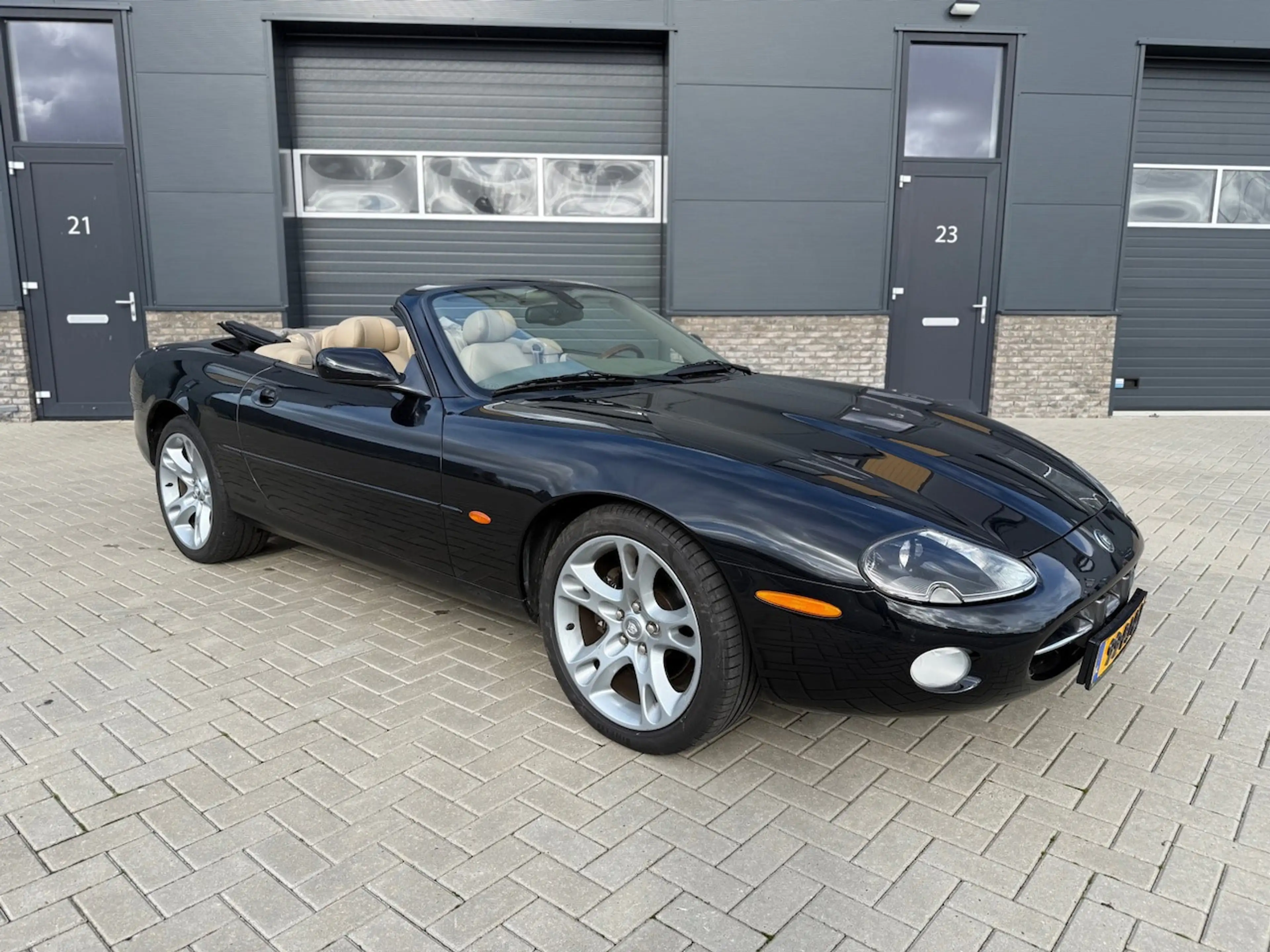 Jaguar XK8 4.2 V8 Convertible