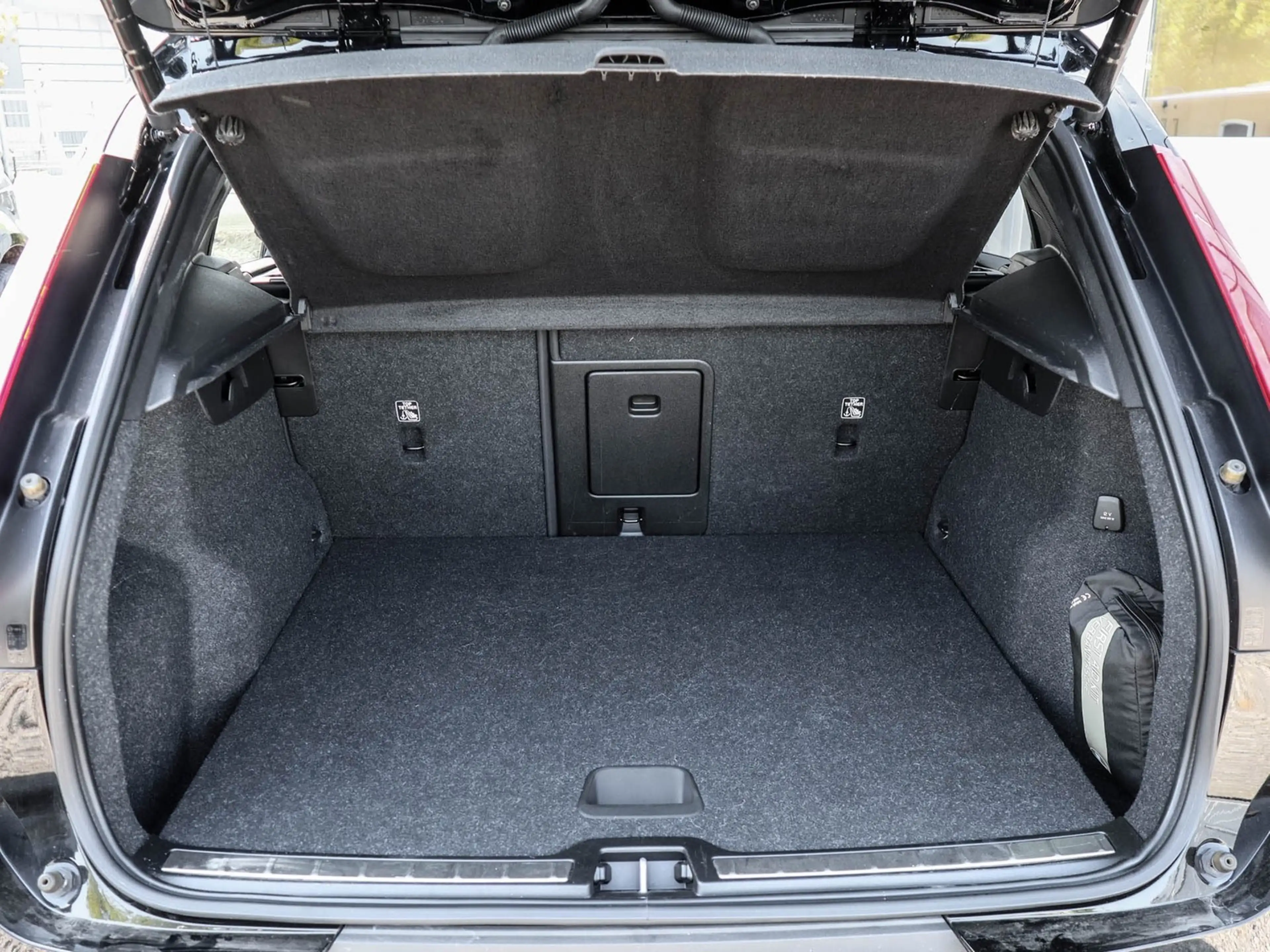 Volvo XC40 T5 Inscription Recharge Plug-In Hybrid Licht u ... — photo 10