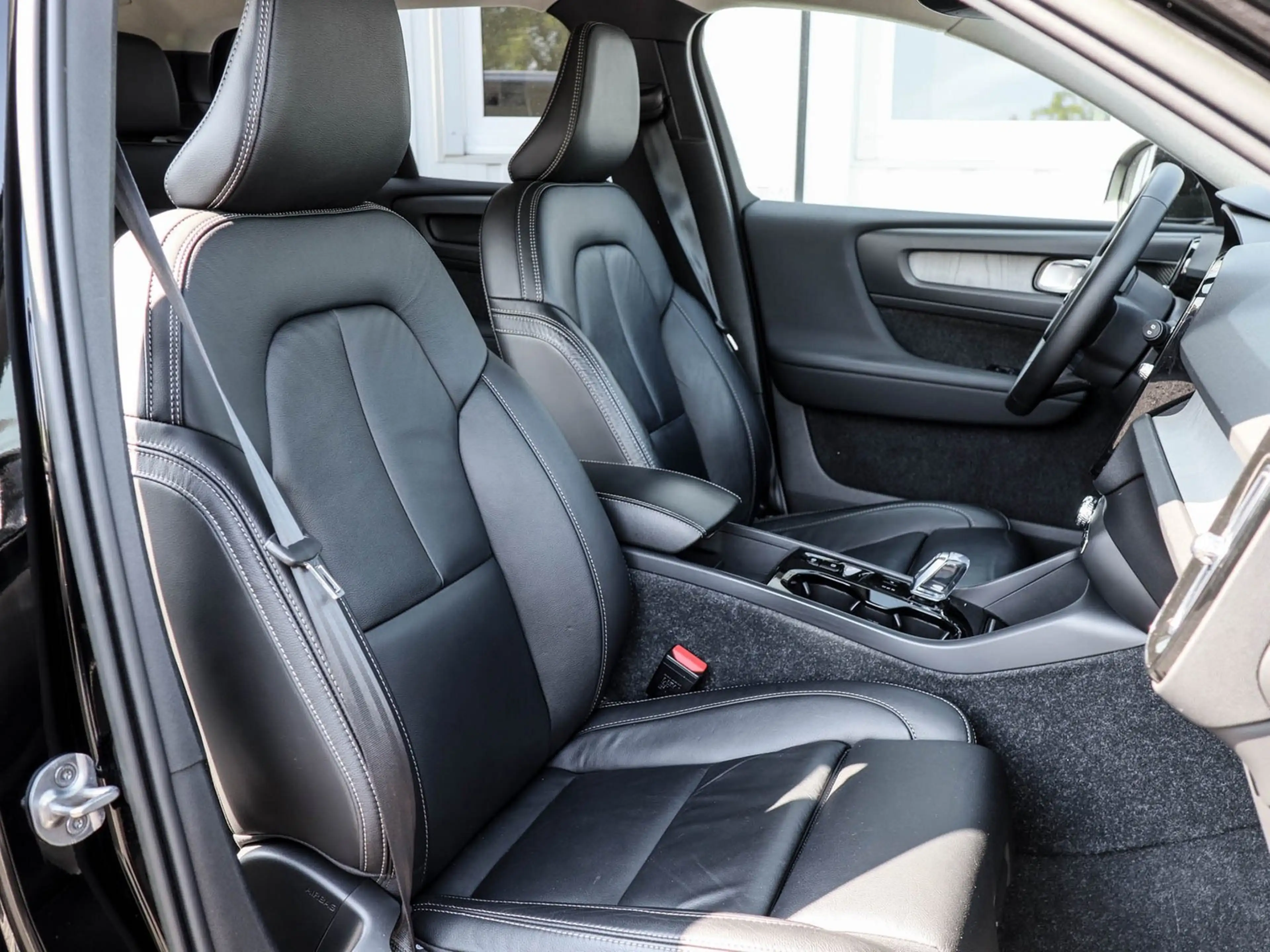 Volvo XC40 T5 Inscription Recharge Plug-In Hybrid Licht u ... — photo 6