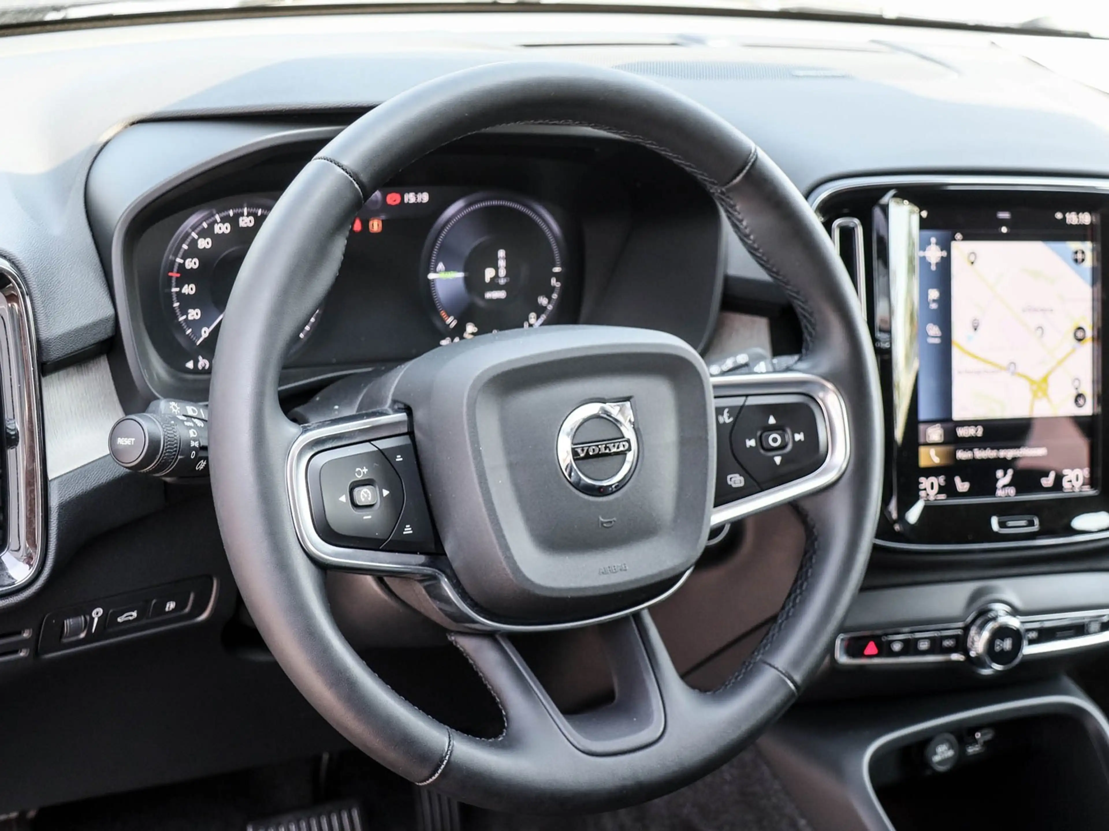 Volvo XC40 T5 Inscription Recharge Plug-In Hybrid Licht u ... — photo 9