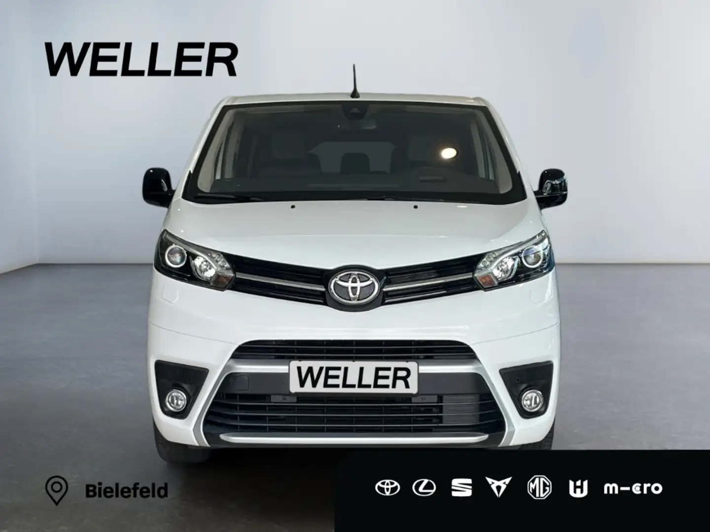 Toyota Proace 2,0-l-D-4D L2 Verso Executive Pano* Leder*HUD*Stan Weiß - 2