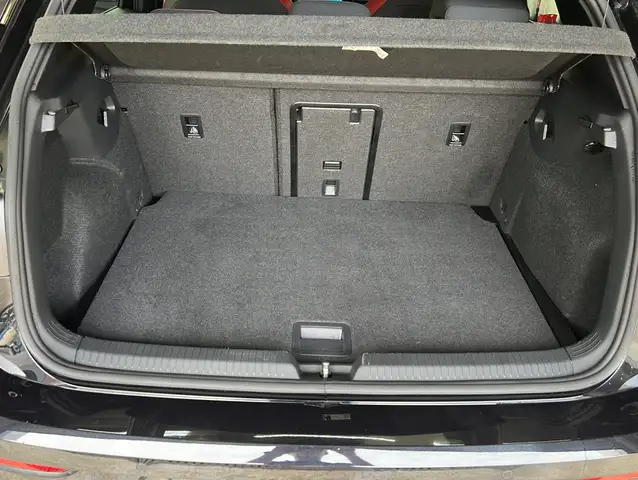 Volkswagen Golf view 16