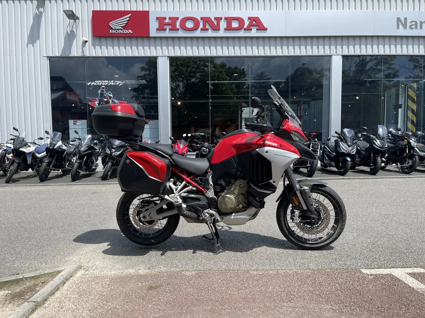 Ducati Multistrada V4 Piros - 1