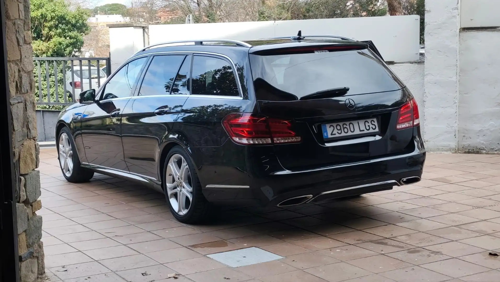 Mercedes-Benz E 300 Estate BT Hybrid Elegance - 1