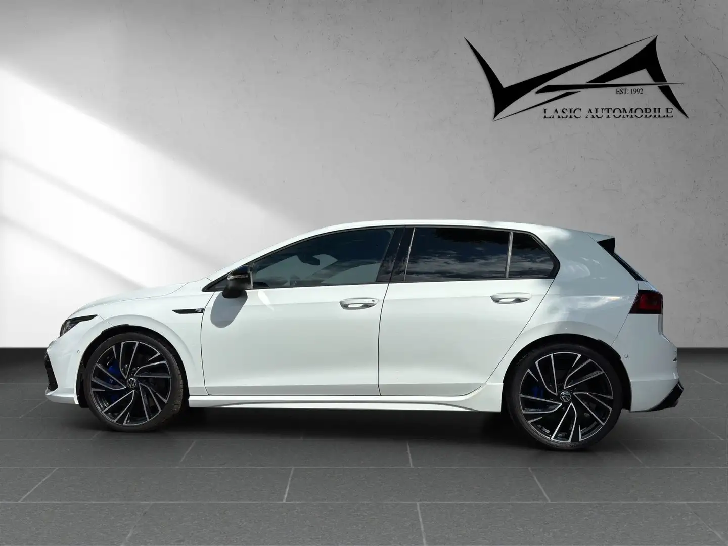 Volkswagen Golf VIII Lim. R 4M 2.0 TSI R-Performance/Pano Wit - 2