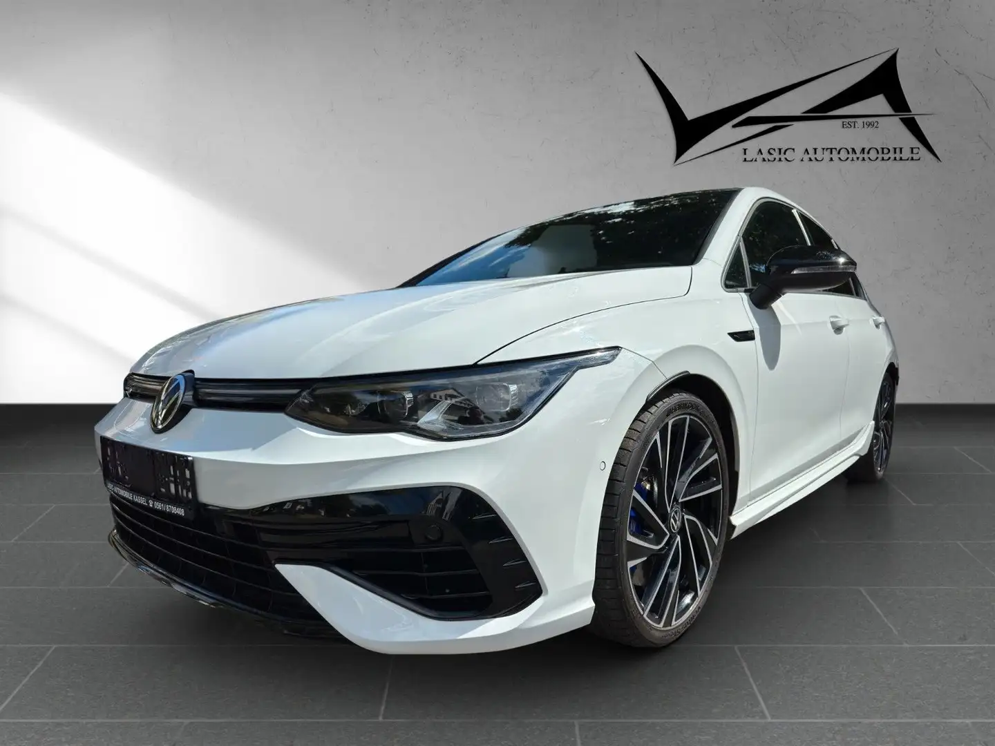 Volkswagen Golf VIII Lim. R 4M 2.0 TSI R-Performance/Pano Wit - 1